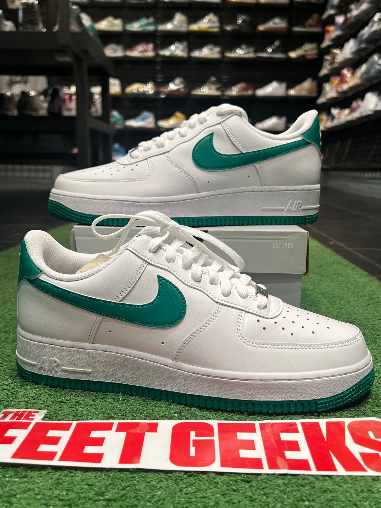 Men’s Air Force 1 Low Pine Green Size 10 Shoes Brand New