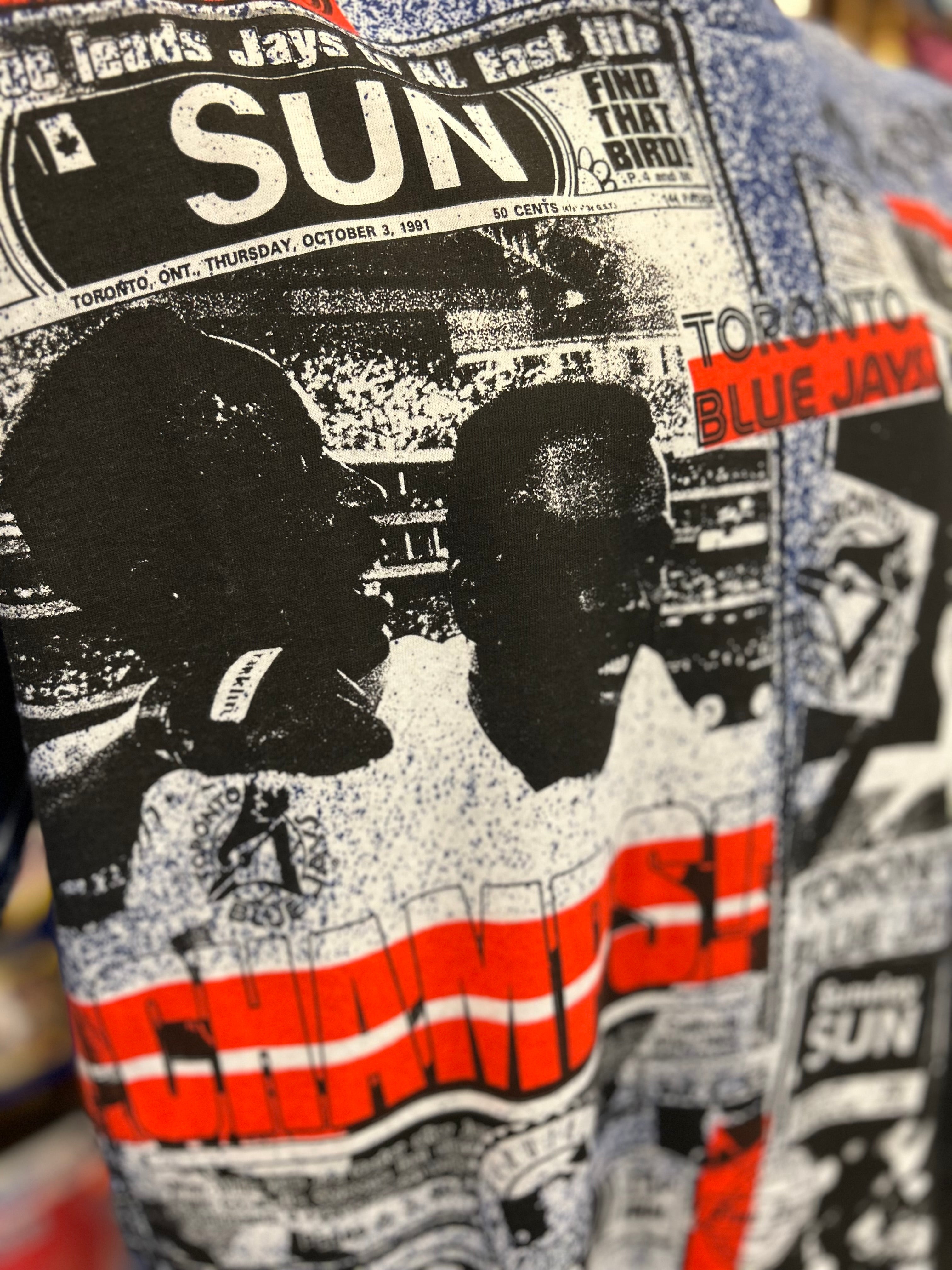 Vintage Front Pages MLB Toronto Blue Jay's Newspaper Print T-shirt Size XL Men's