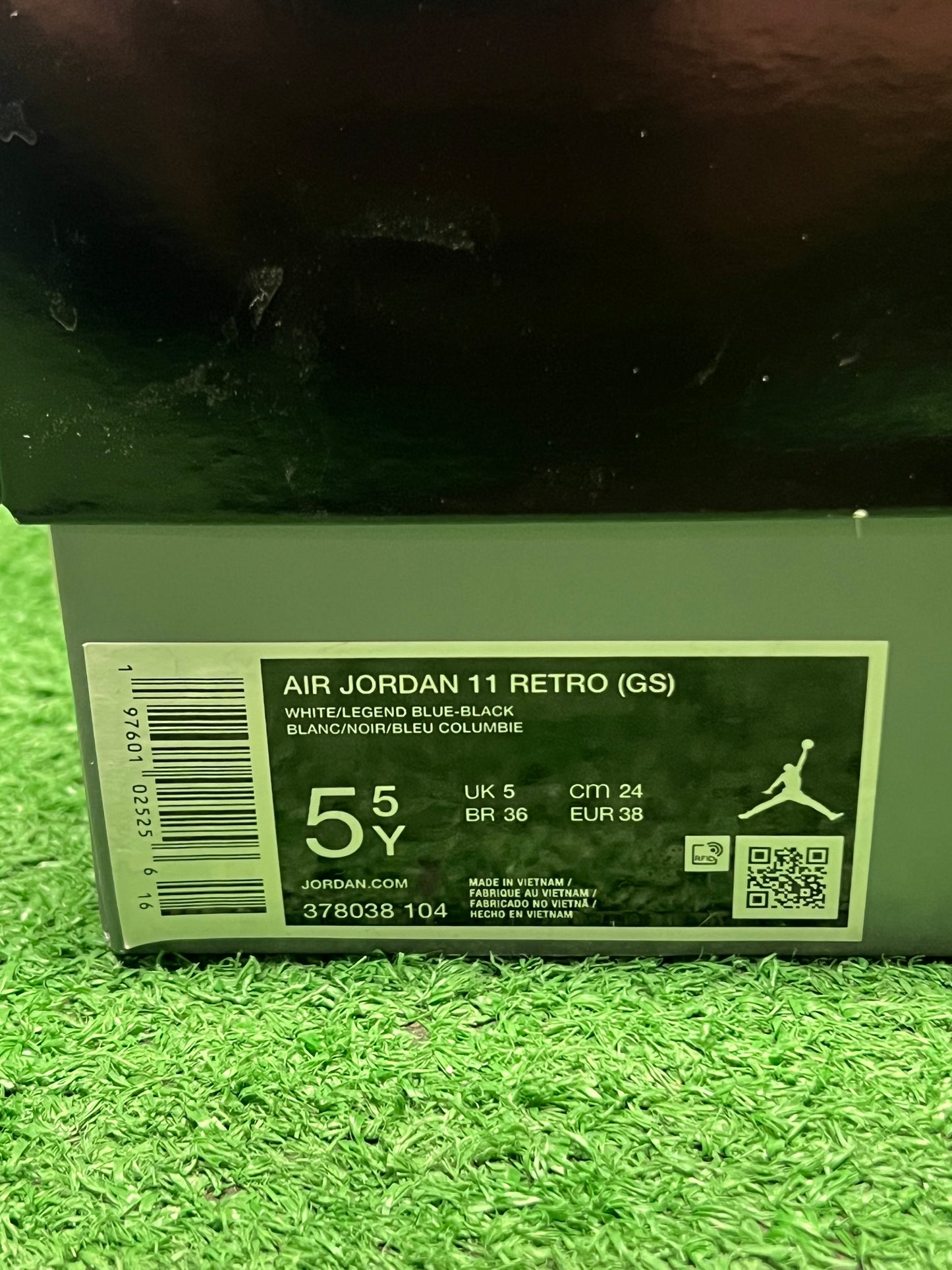 Gradeschool Air Jordan 11 Legend Blue Size 5.5y