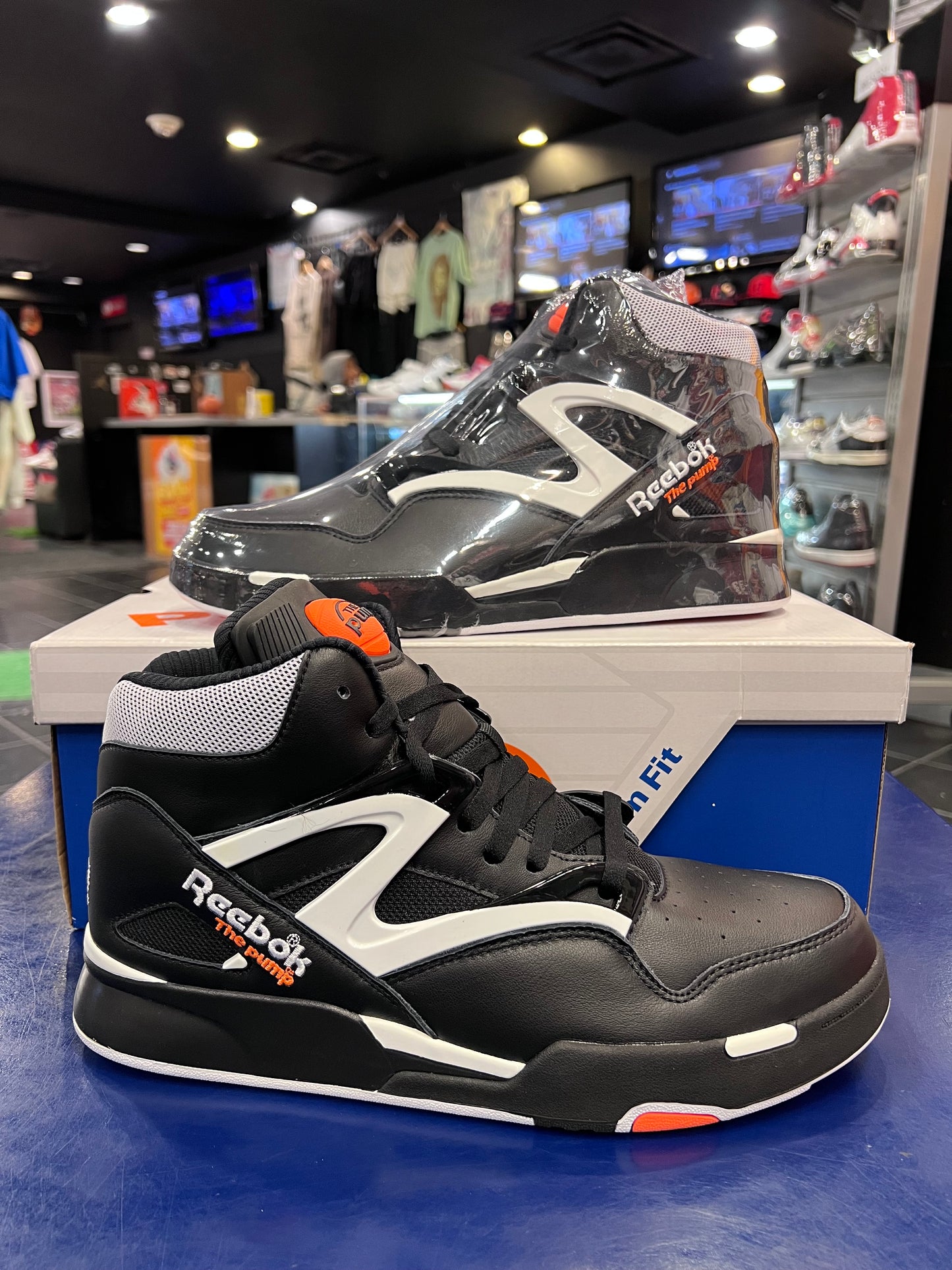 Men’s Reebok Pump Omni Zone 2 Size 11.5