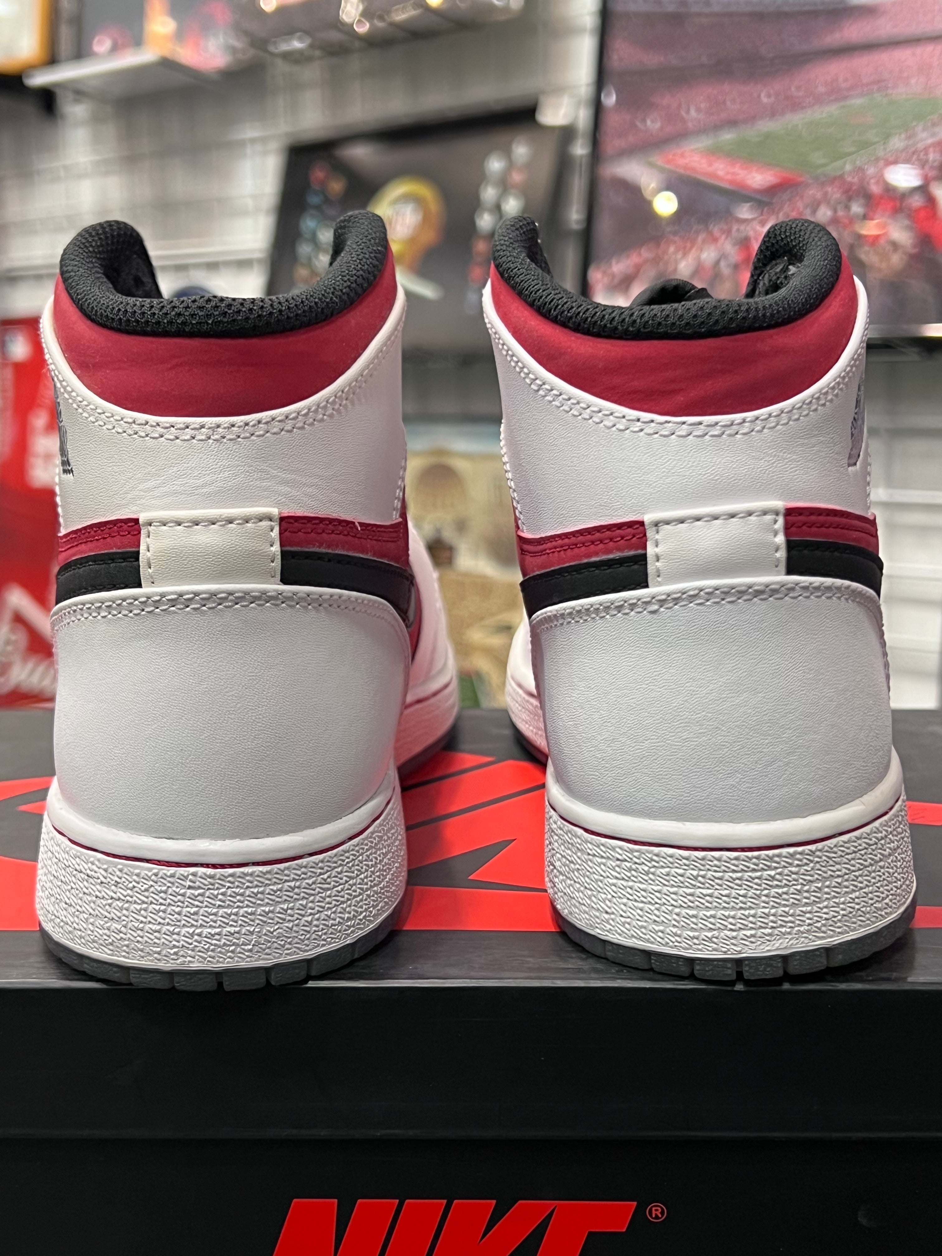 Air Jordan 1 Carmine Size 6y Shoes Gradeschool