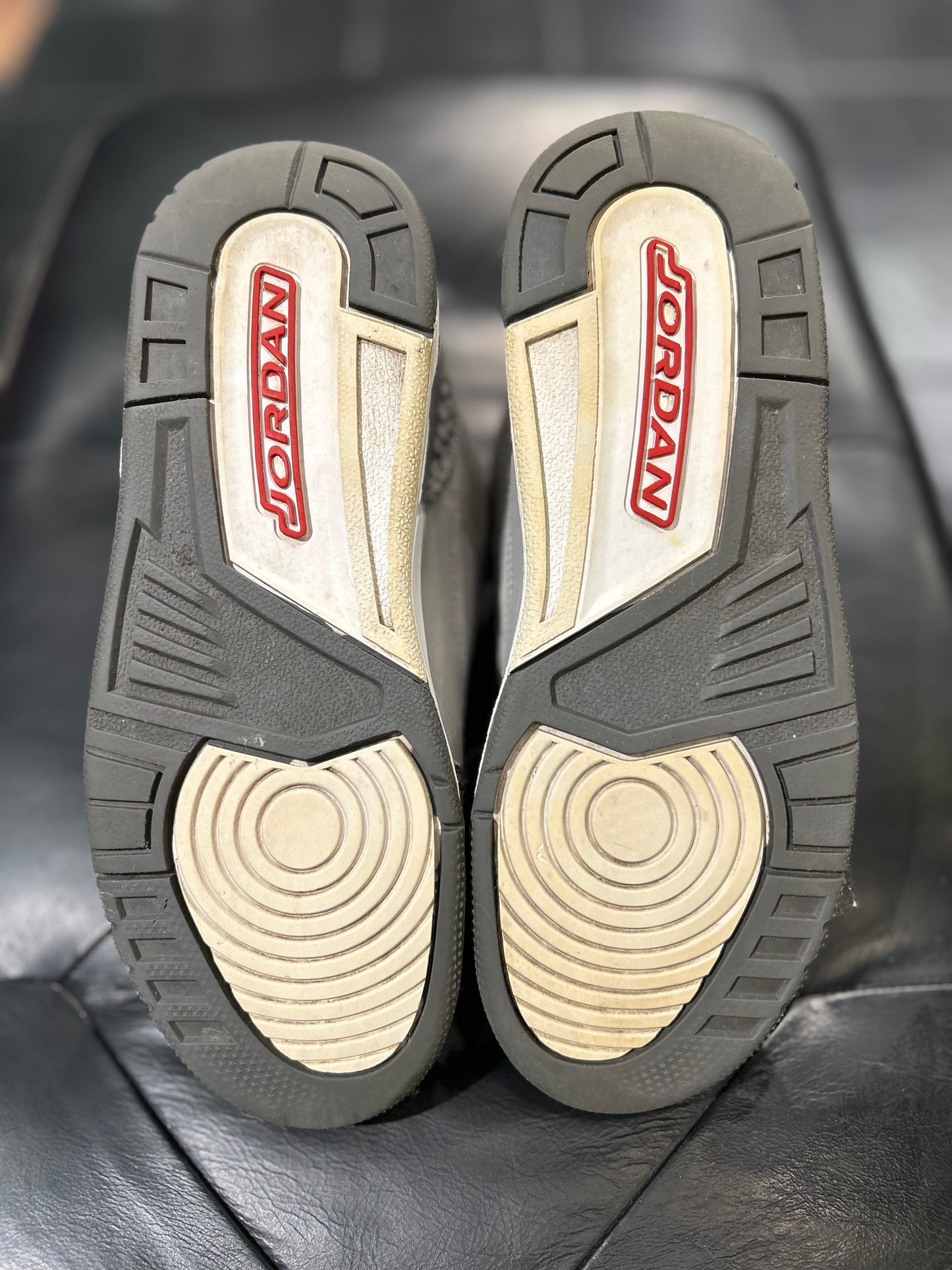 Air Jordan 3 Retro Cool Grey size 7y Gradeschool Shoes