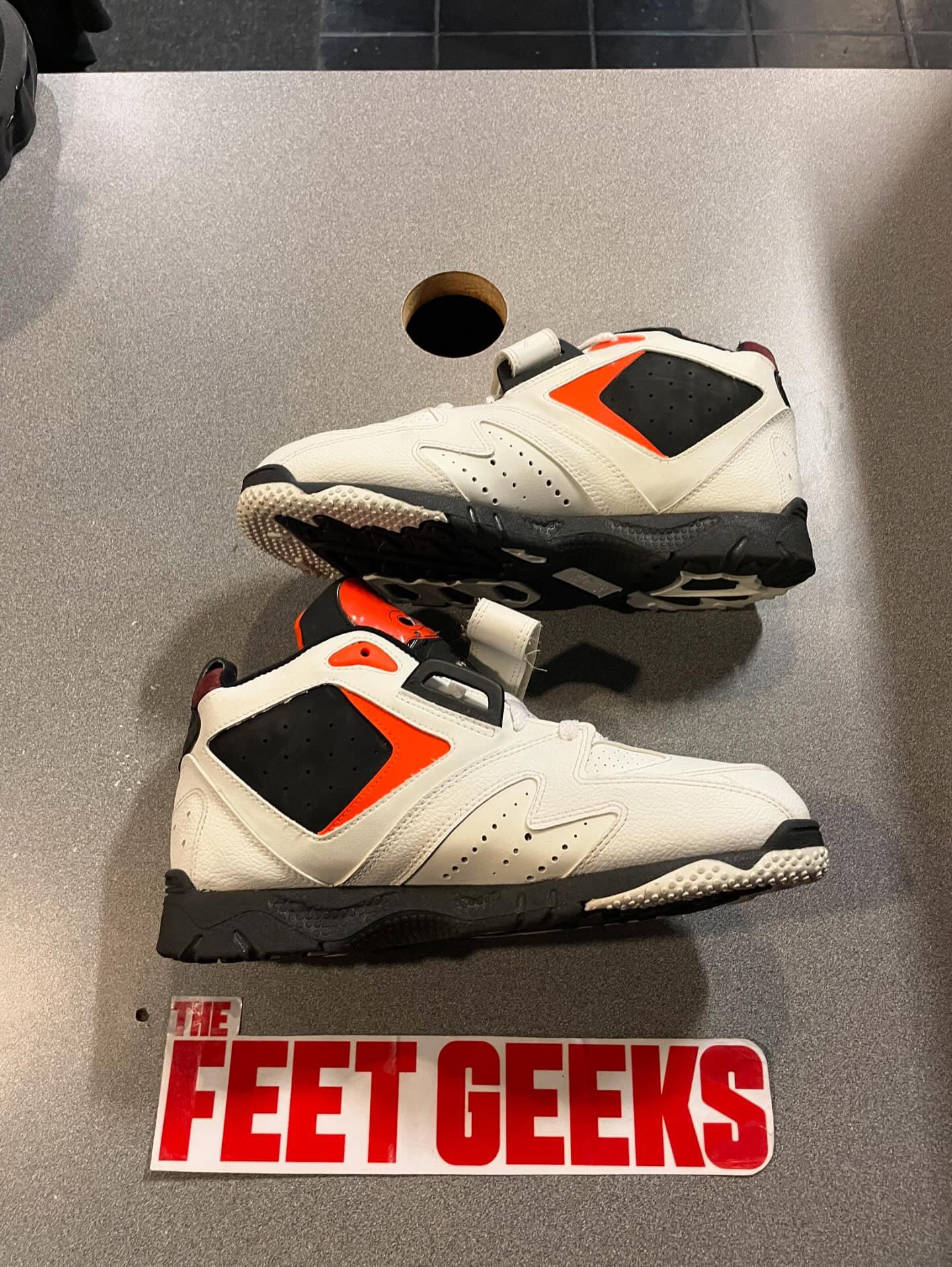 Reebok Cleveland Browns Trainers size 9 Men Shoes