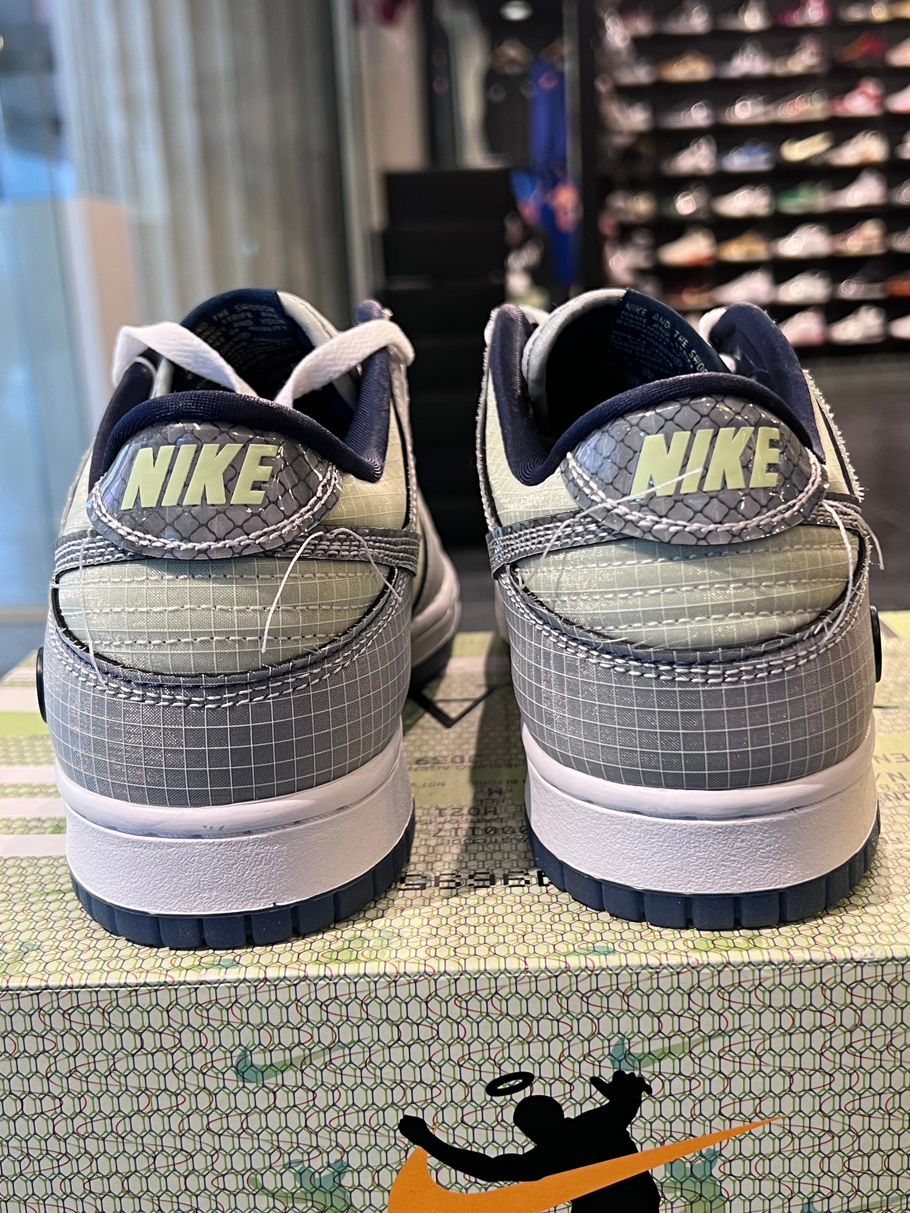 Men’s Nike Dunk Low Union Passport Shoes