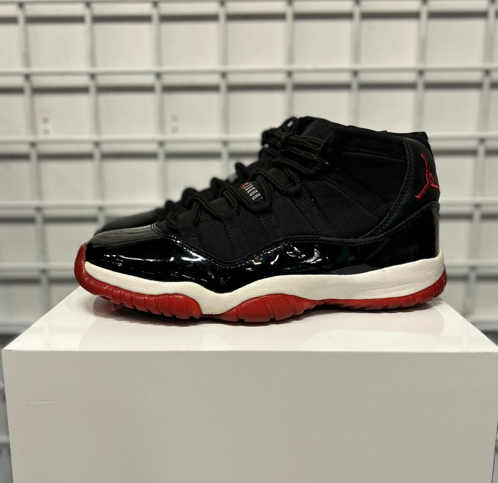 Air Jordan 11 Retro Bred 2001 Size 10 Men’s Shoes