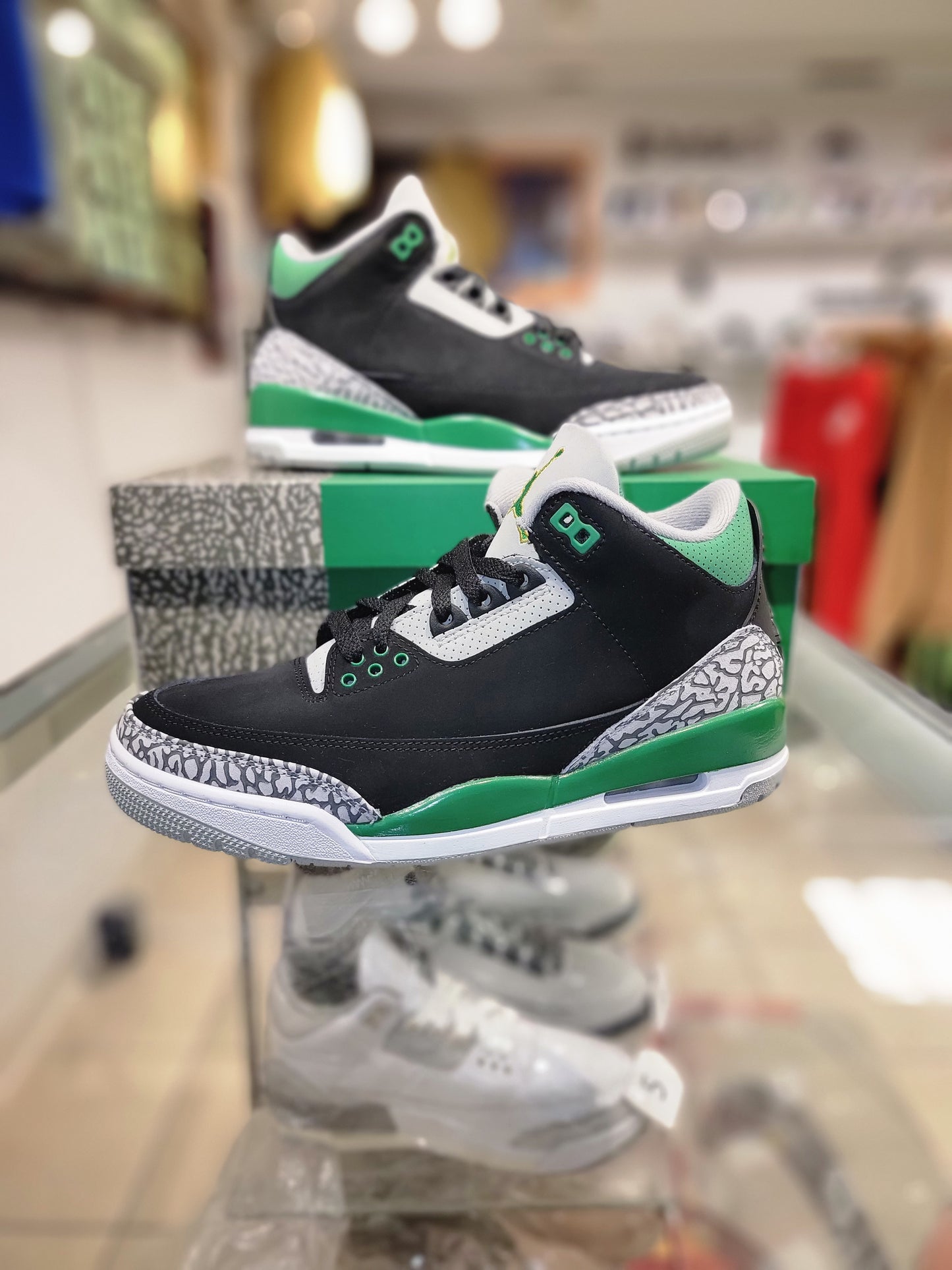 Air Jordan 3 Retro Pine Green size 7.5 Men shoes