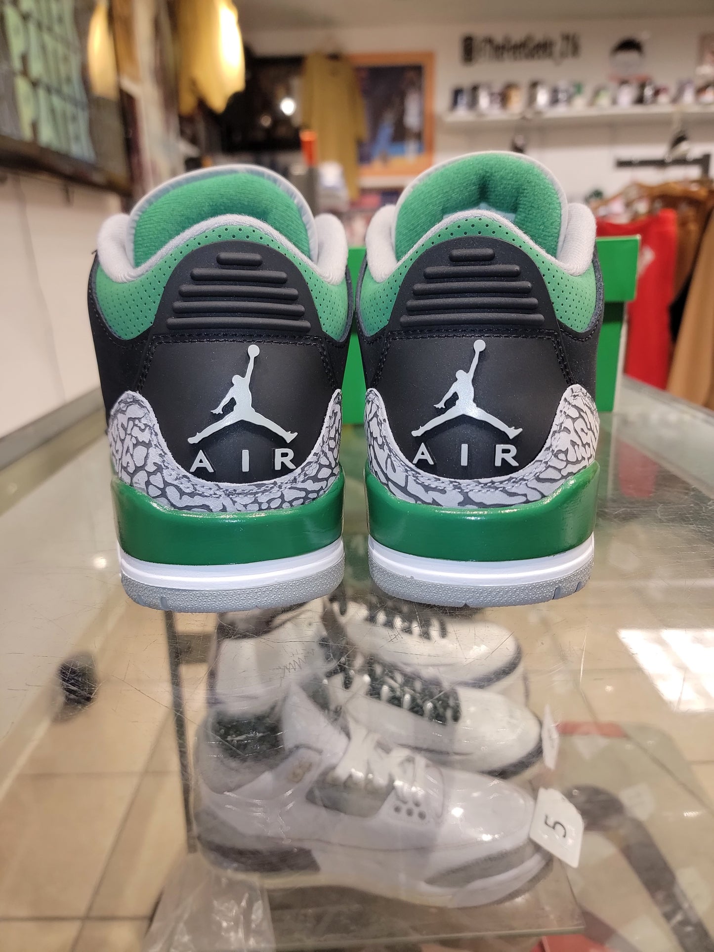 Air Jordan 3 Retro Pine Green size 7.5 Men shoes