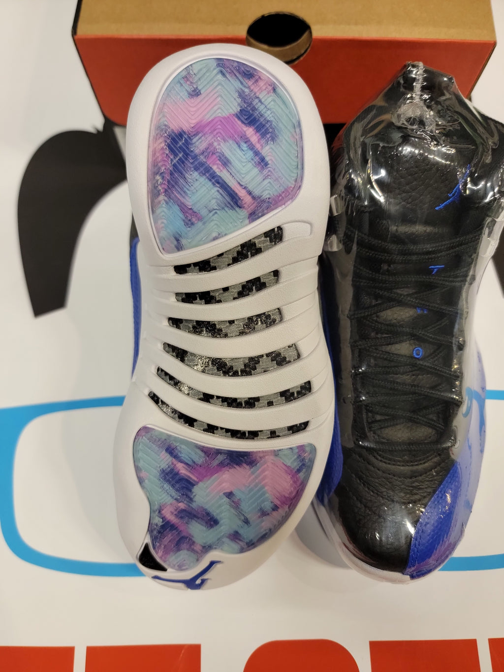 Womens Air Jordan 12 Retro Hyper Royal size 6W
