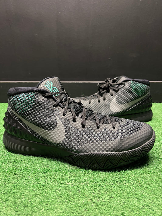 Men’s Nike Kyrie 1 Driveway Size 10