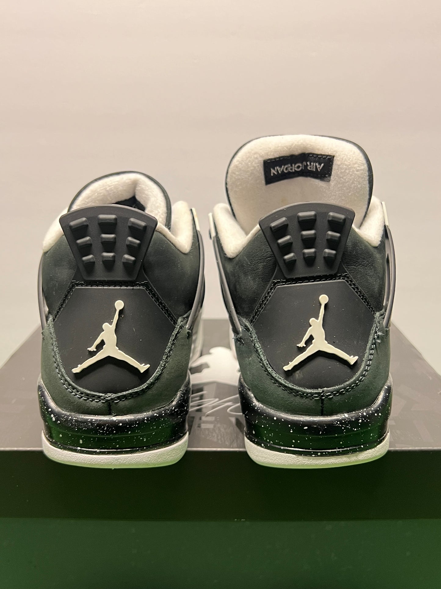 Gradeschool Air Jordan 4 Fear Size 5.5y
