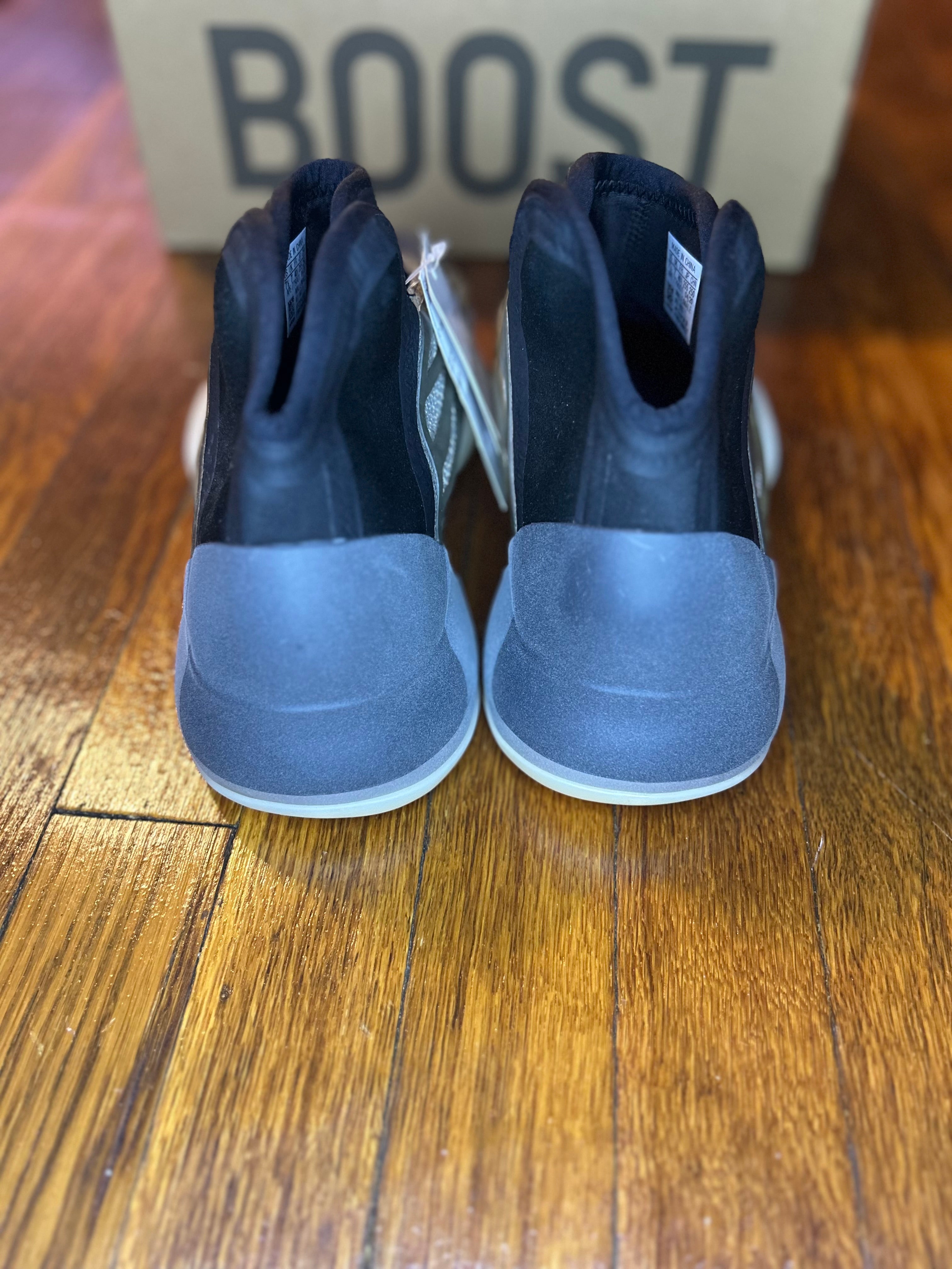 Adidas Yeezy Quantum Size 7.5 Men Shoes