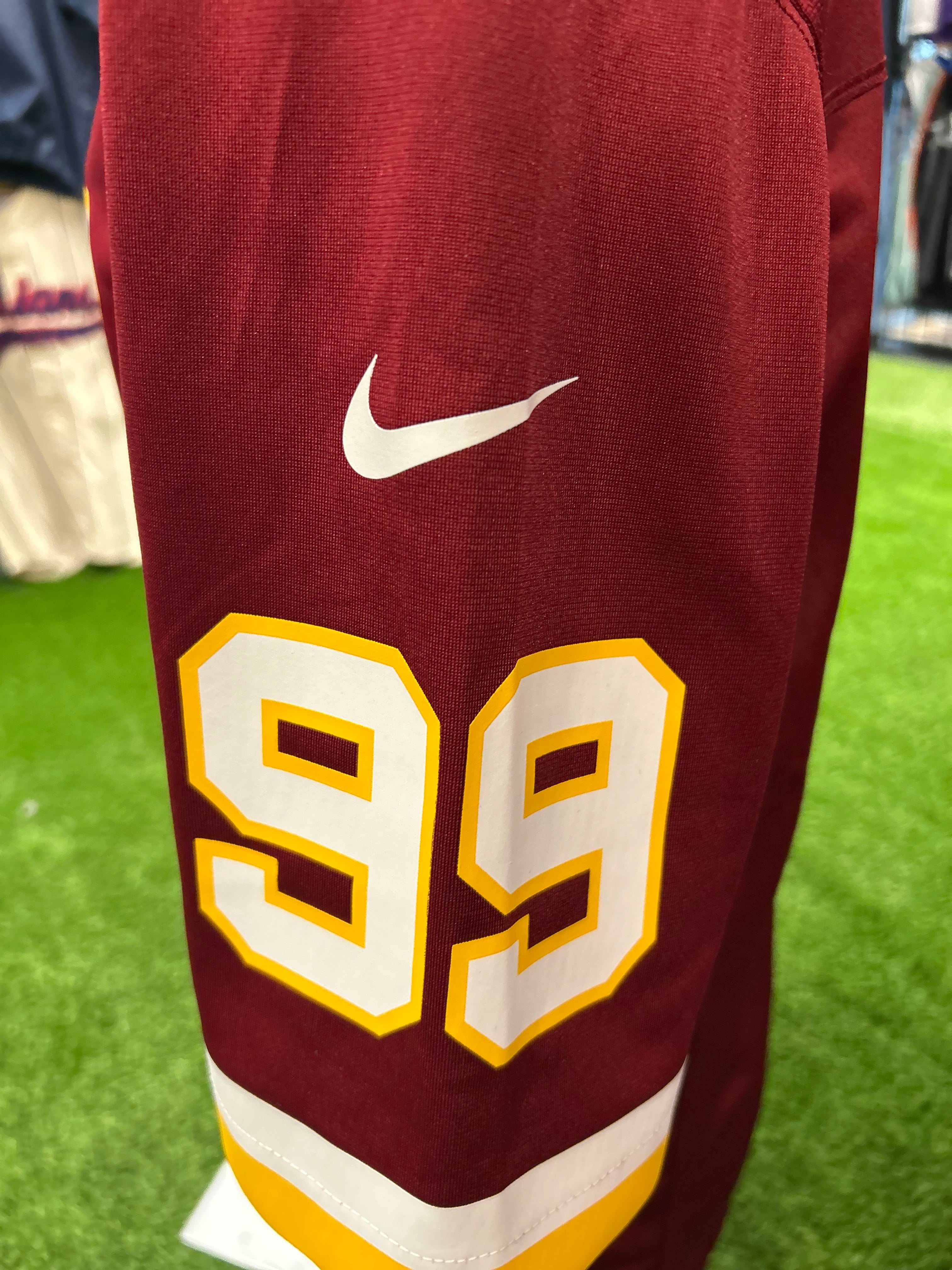 NWT Nike Washington Redskins #99 Chase Young Jersey Size Medium