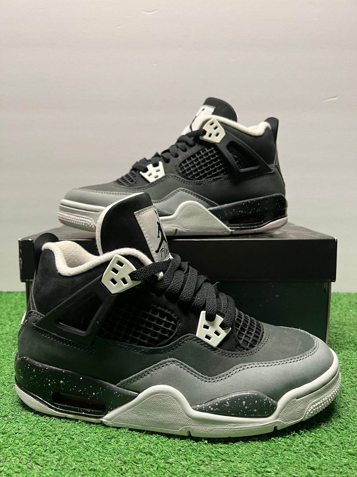 Gradeschool Air Jordan 4 Fear Size 5.5y