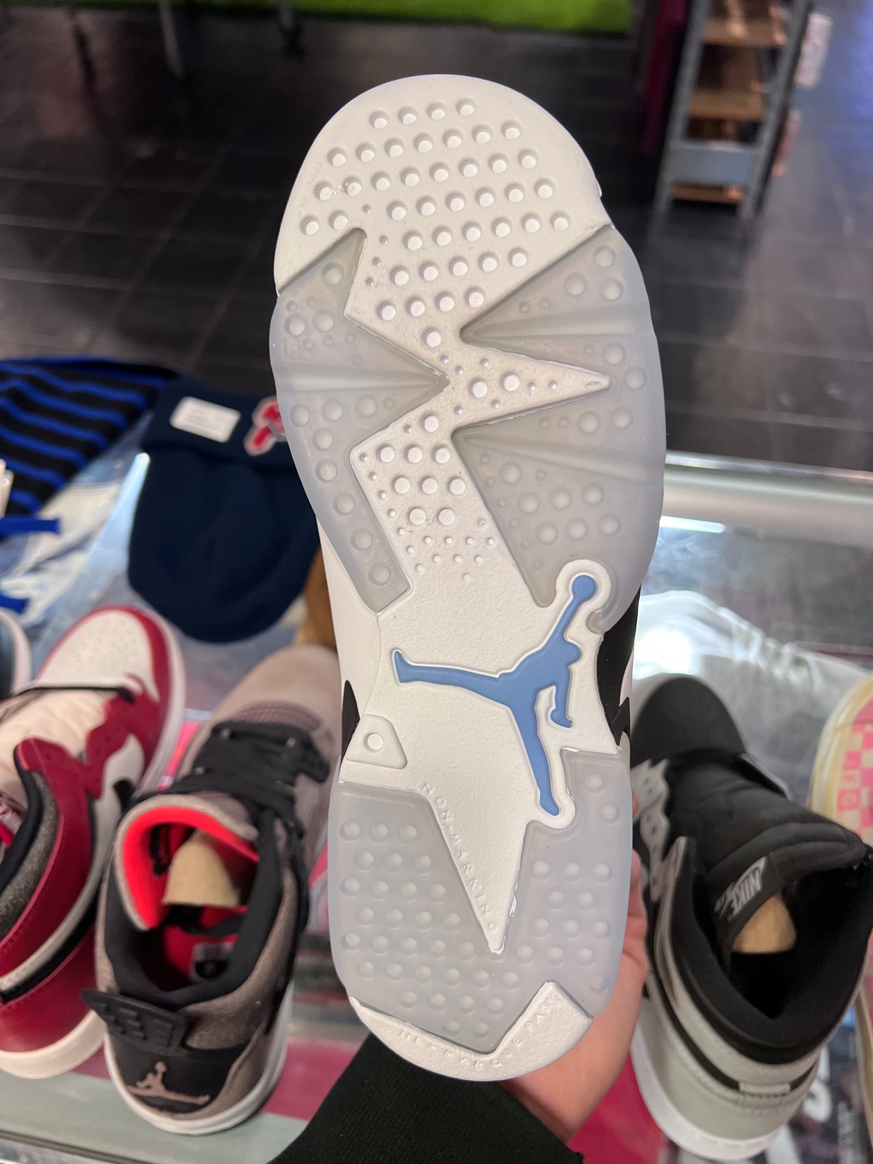 Gradeschool Air Jordan 6 UNC Size 5y