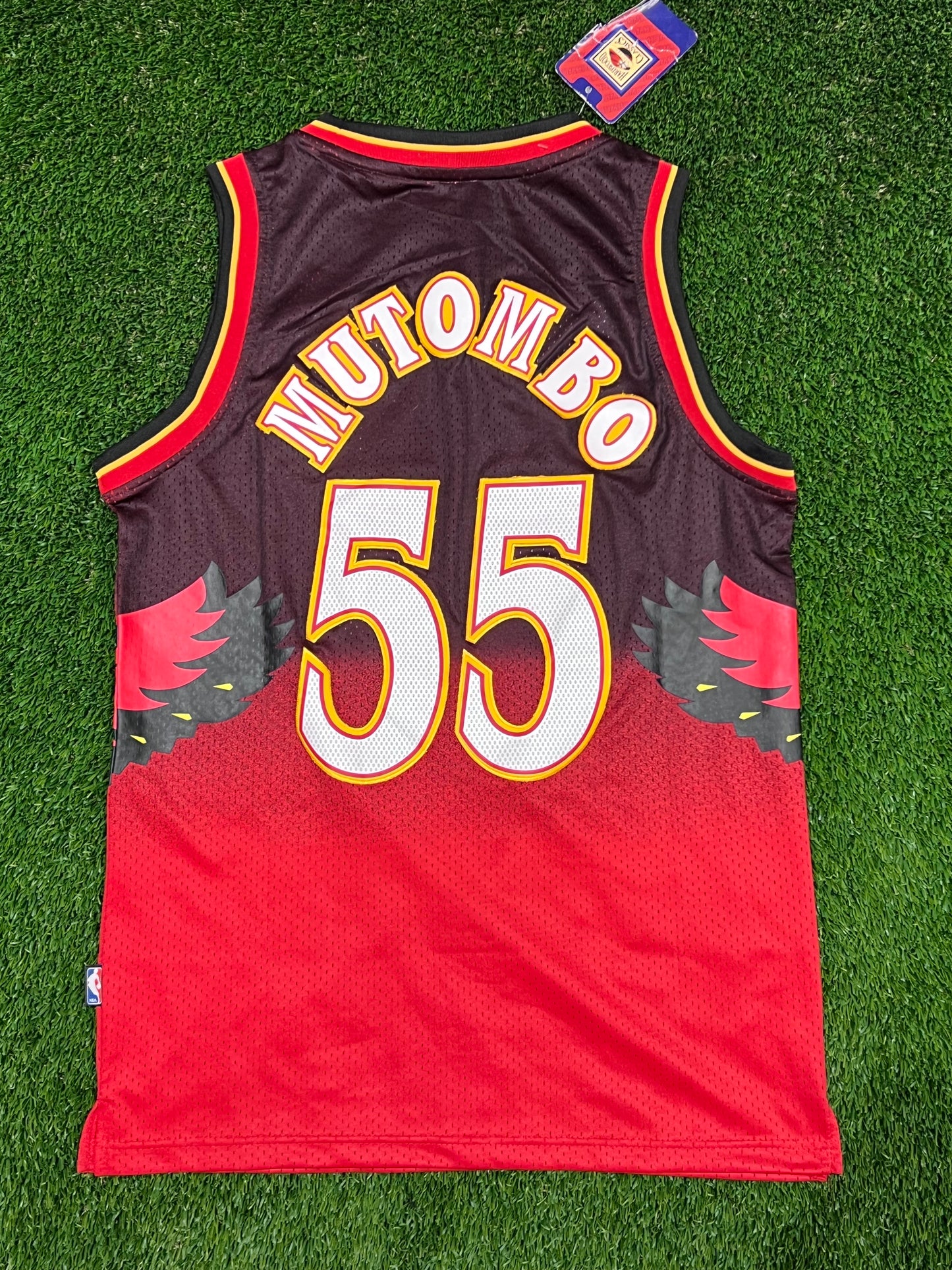Atlanta Hawks Dikembe Mutombo Jersey Size M