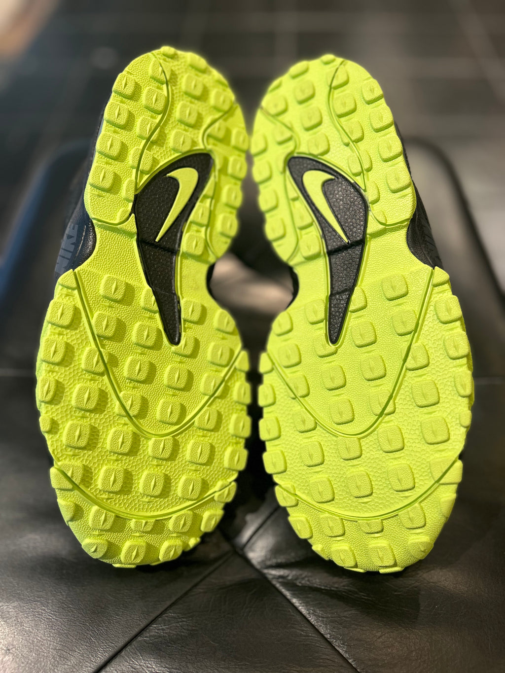 Nike Air Speed Turf Black Volt Size 8 Men's Shoes