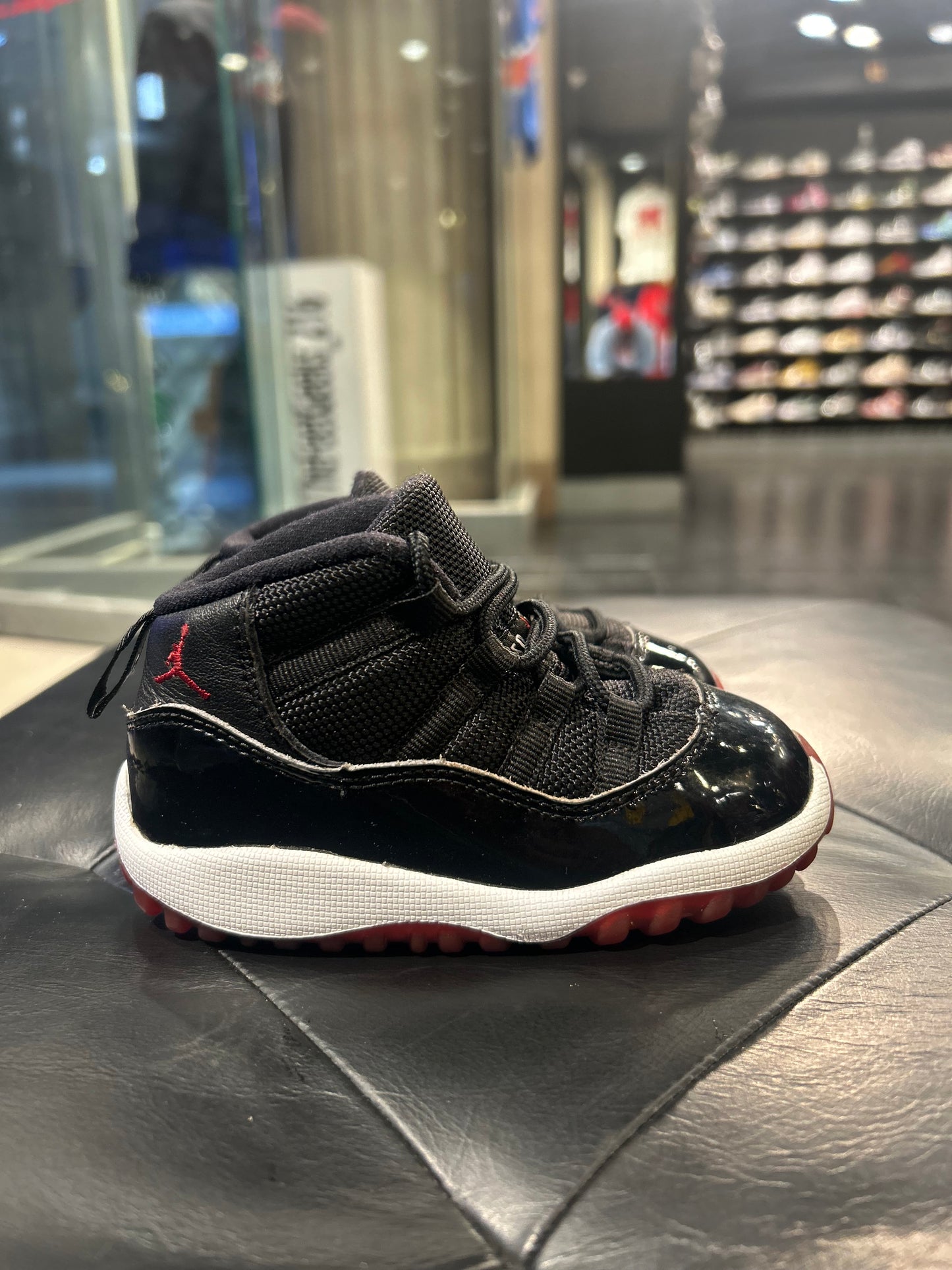 Air Jordan 11 Bred size 7c Kids Shoes