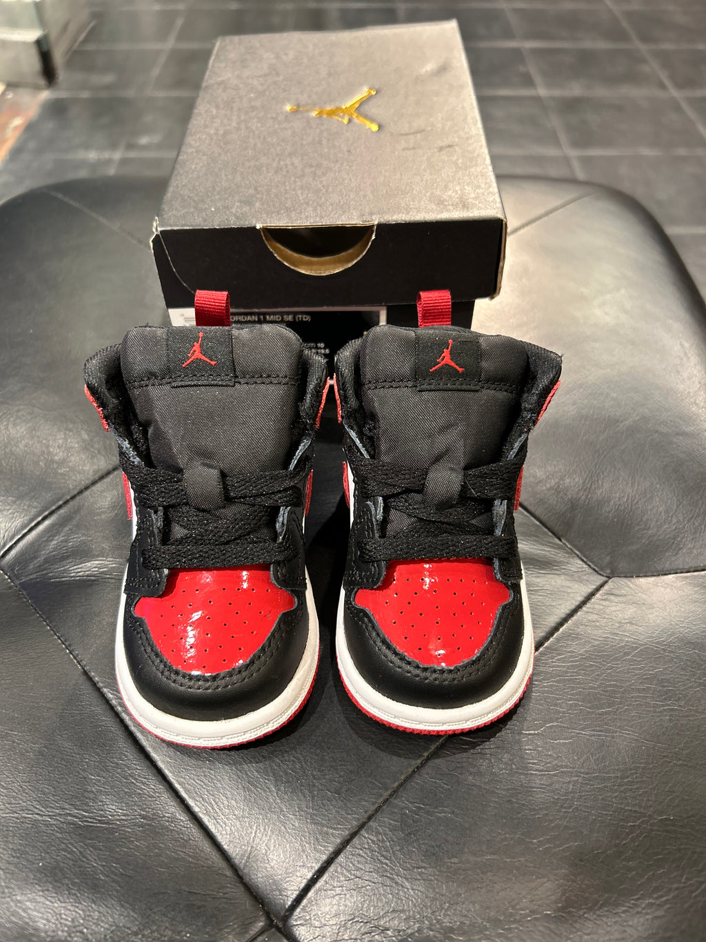 Nike Air Jordan 1 Mid SE Patent Bred Toe size 4c