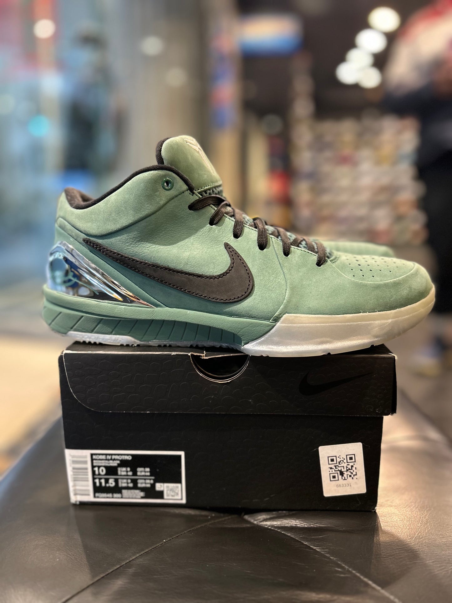 Nike Kobe 4 Protro size 10 Men Shoes