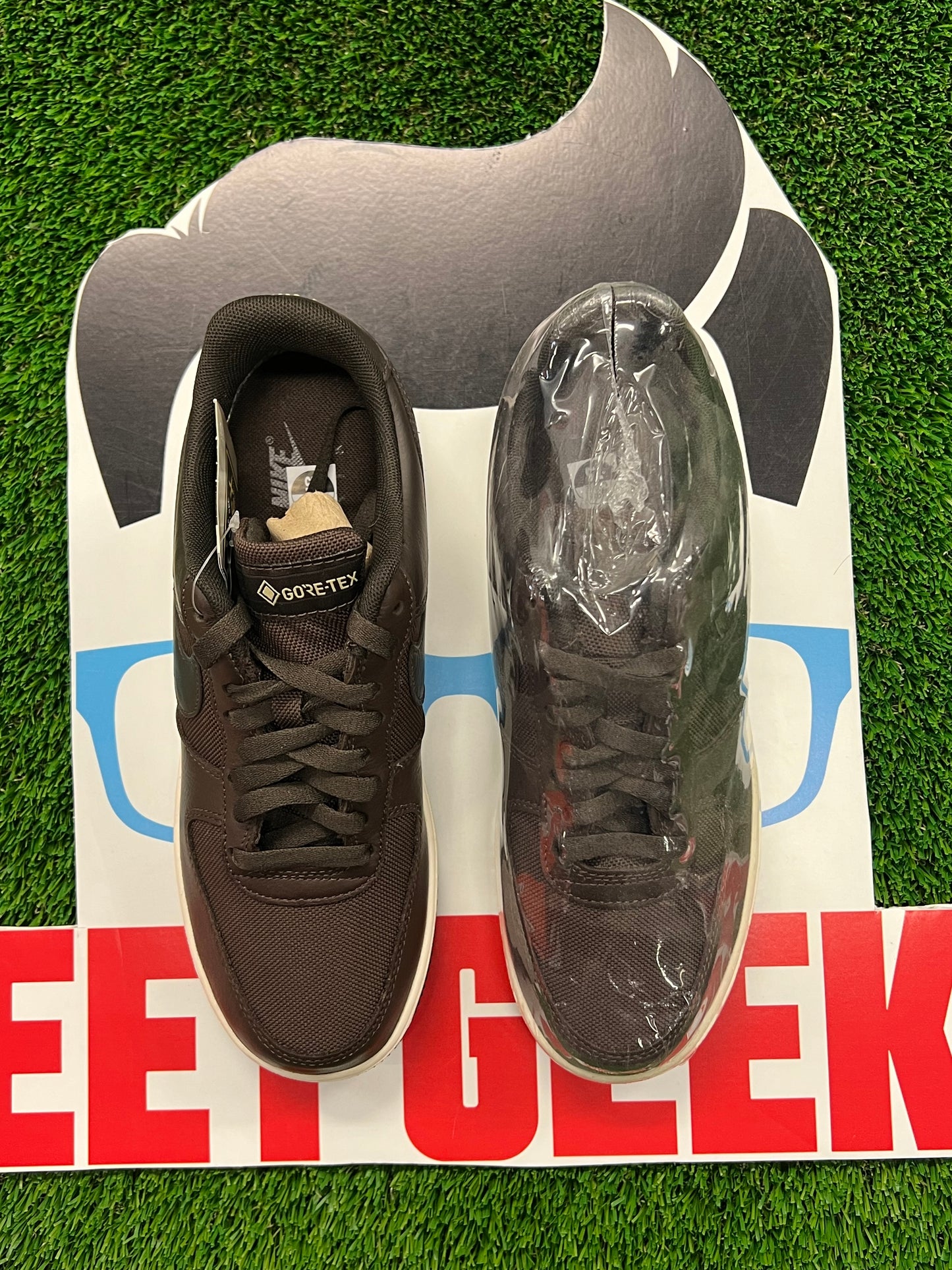 Men’s Nike Air Force One Low Gore Tex Brown Brand New
