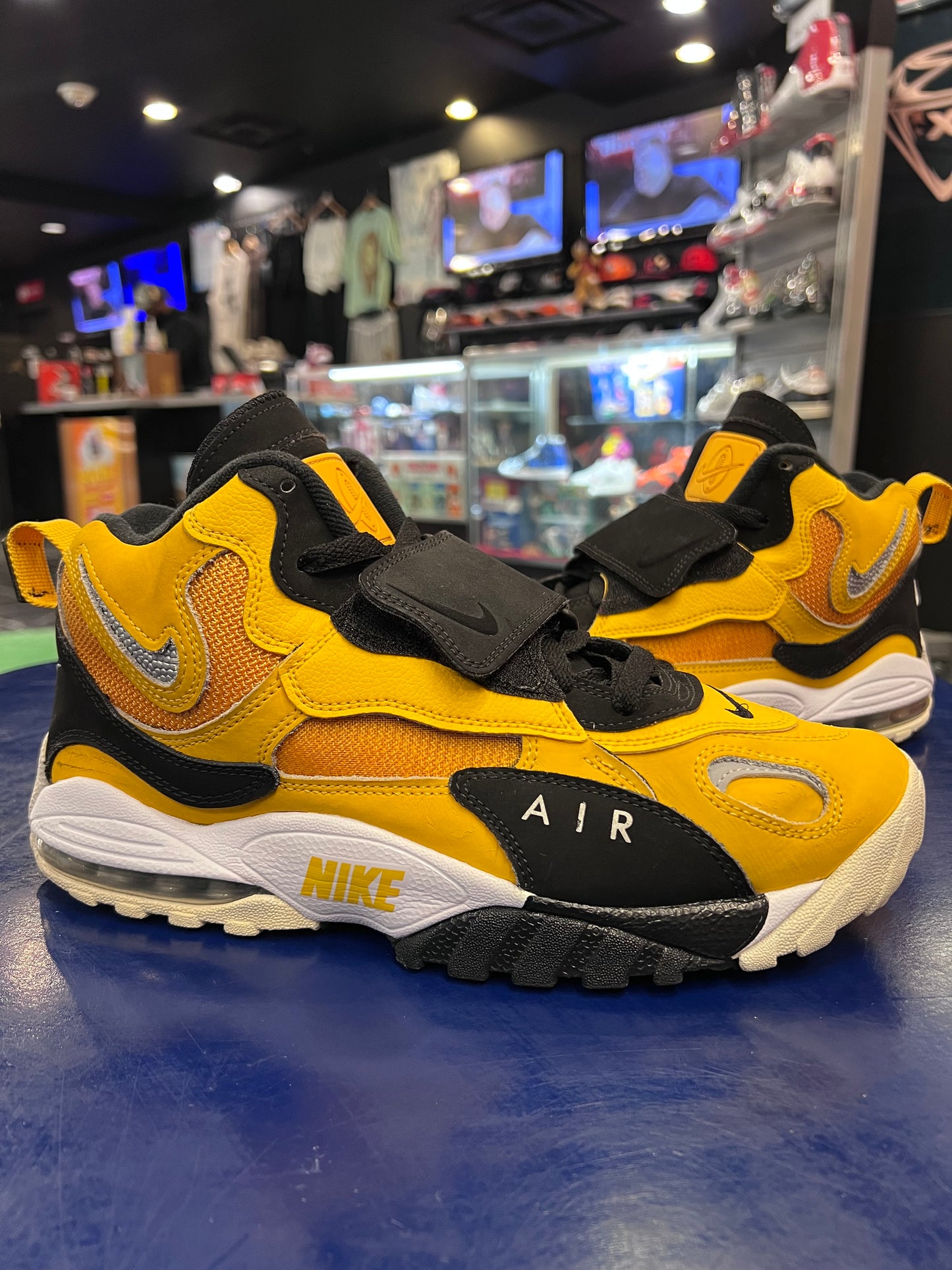 Men’s Nike Speed Turf Steelers Size 10.5