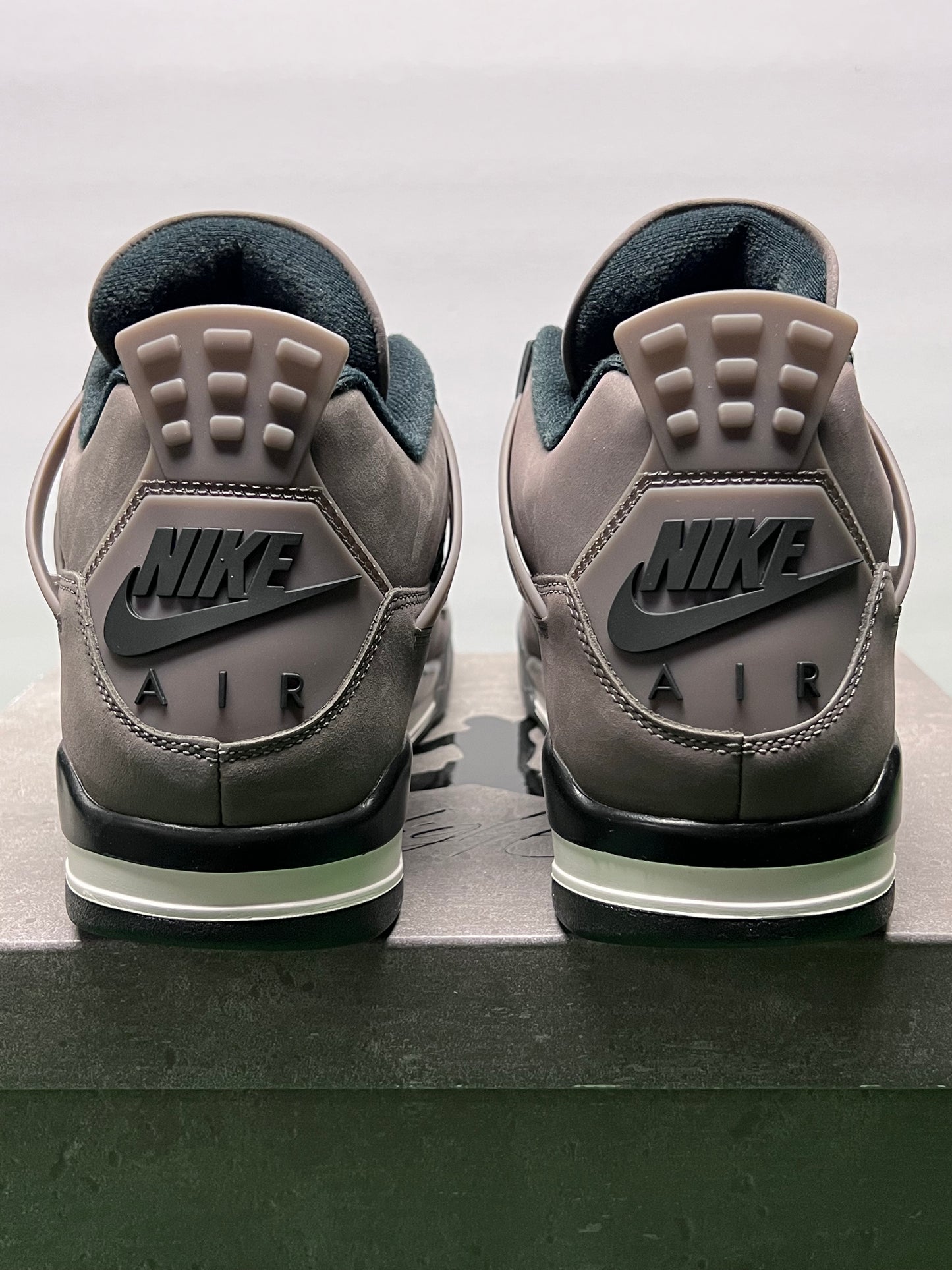 Men’s Air Jordan 4 Cave Stone Size 12.5