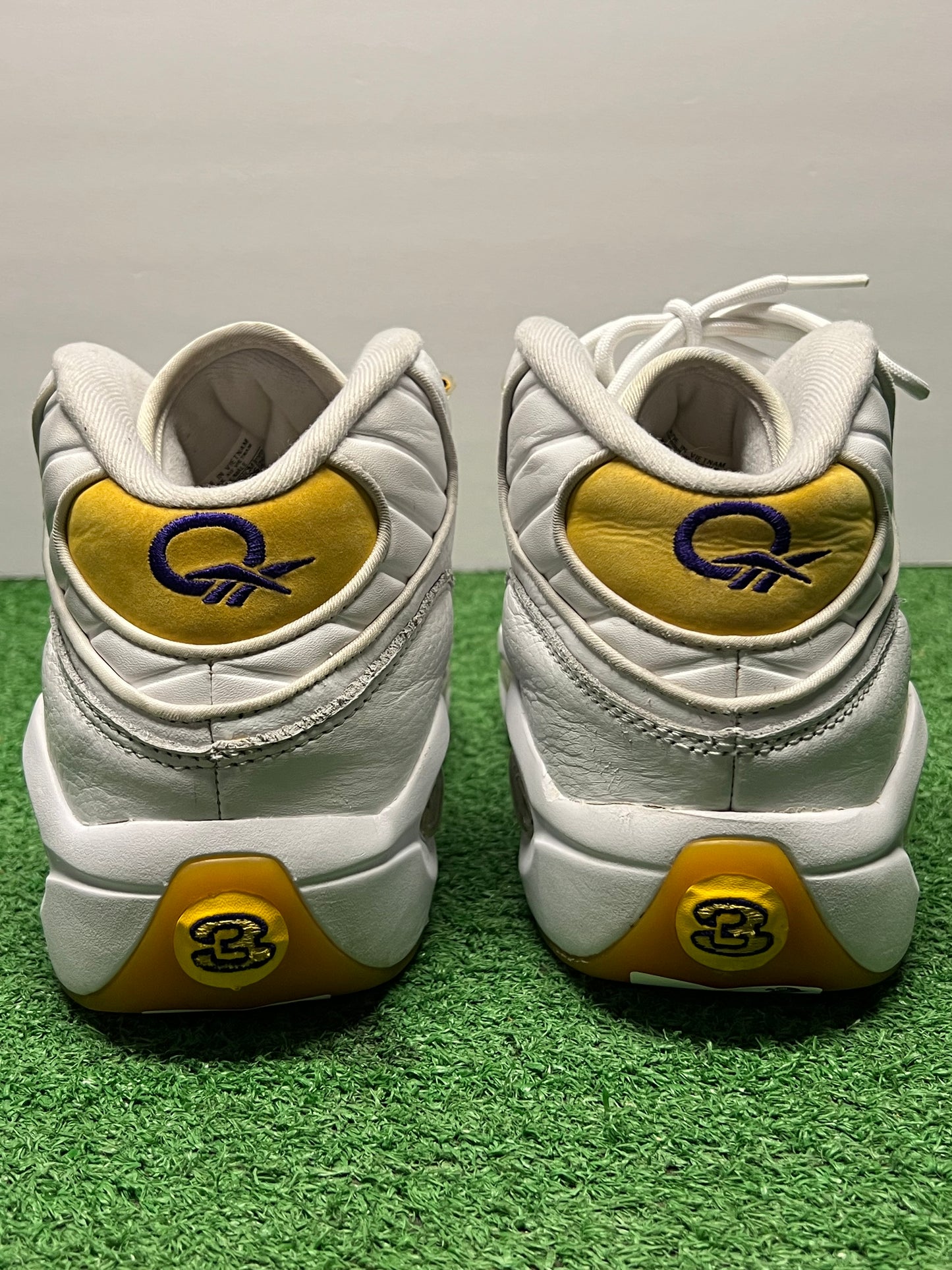 Men’s Reebok Question Lakers Size 8