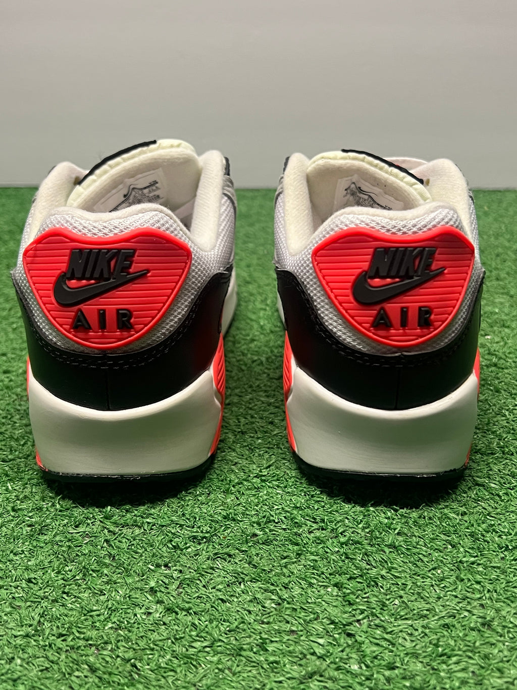 Women’s Nike Air Max 90 Infrared Size 6.5
