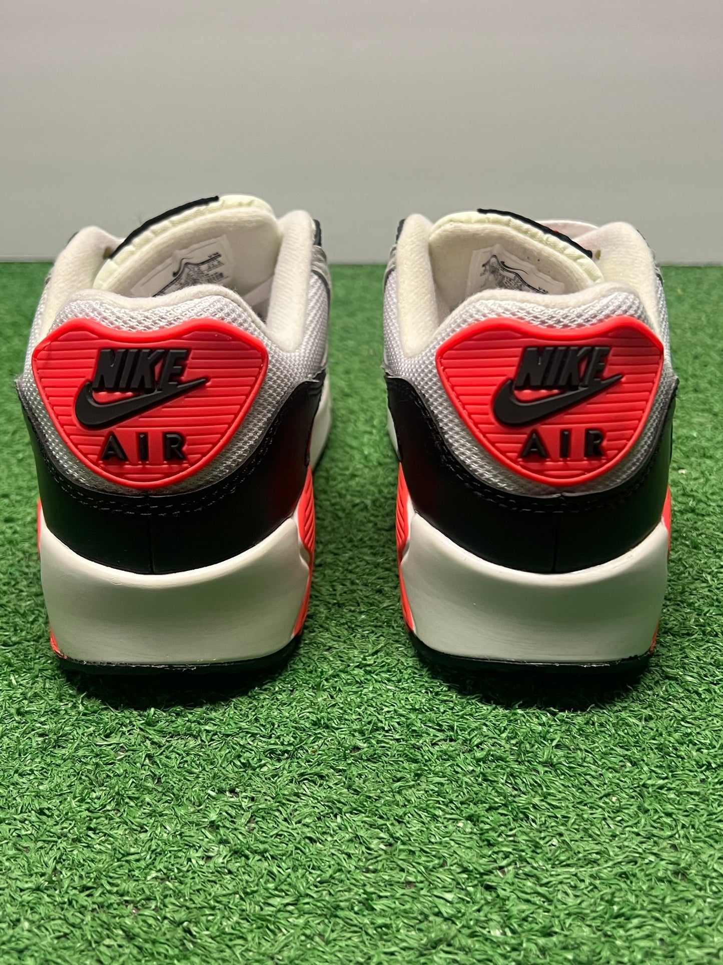 Women’s Nike Air Max 90 Infrared Size 6.5