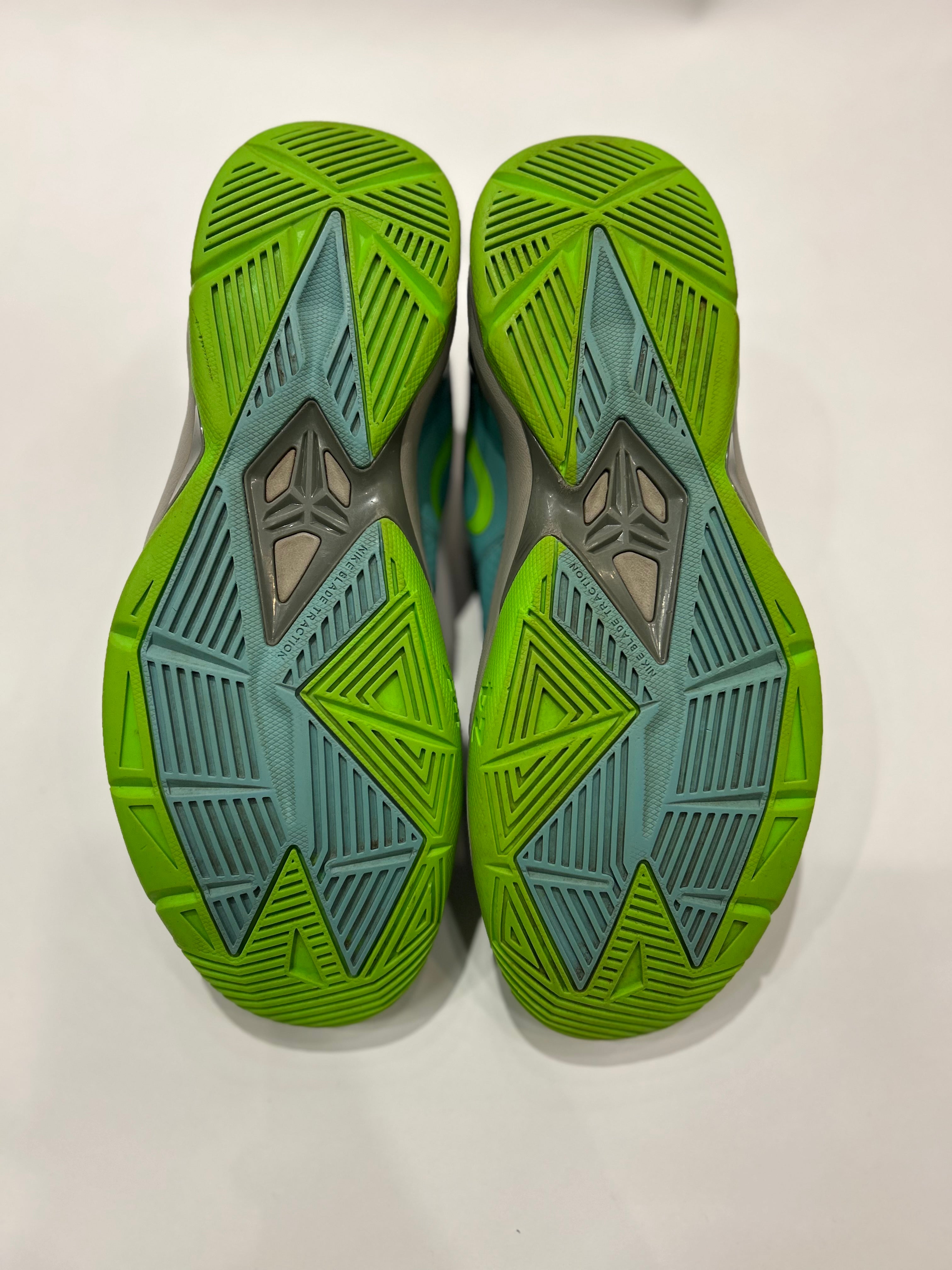 Nike Kobe Venomenon 4 Men’s Basketball Shoes Size 11.5