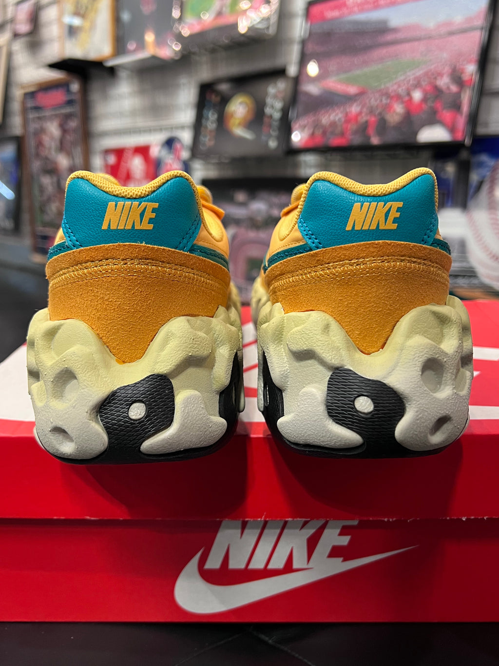Mens Nike Over Break SP Size 7