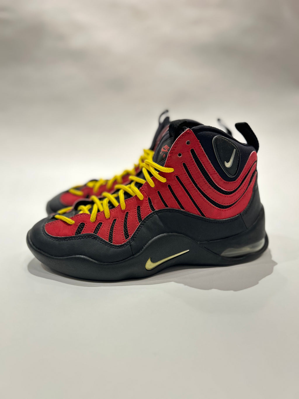 Nike Air Bakin Tim Hardaway Size 8.5 Men Shoes