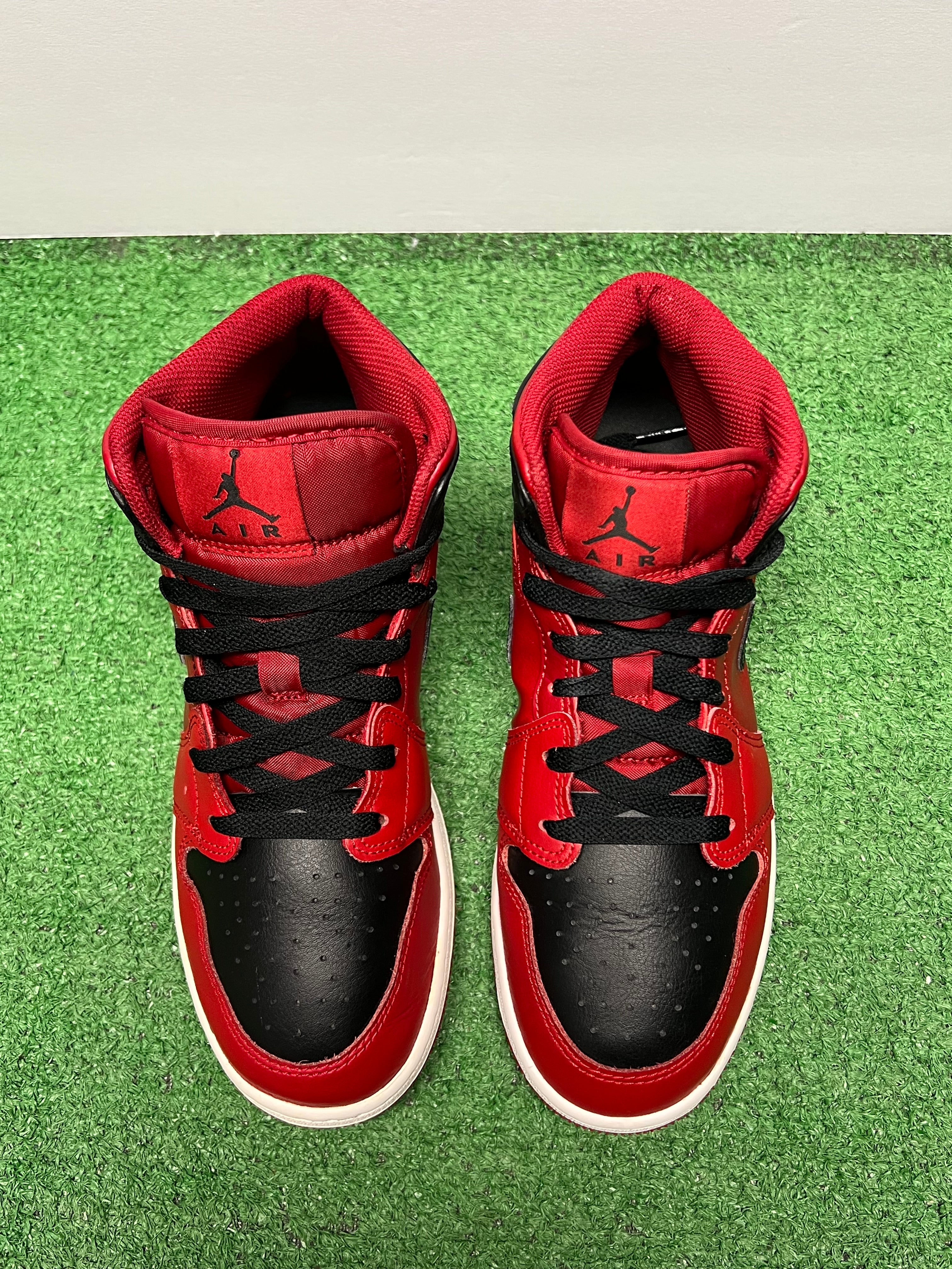 Gradeschool Air Jordan 1 Mid Size 6.5y