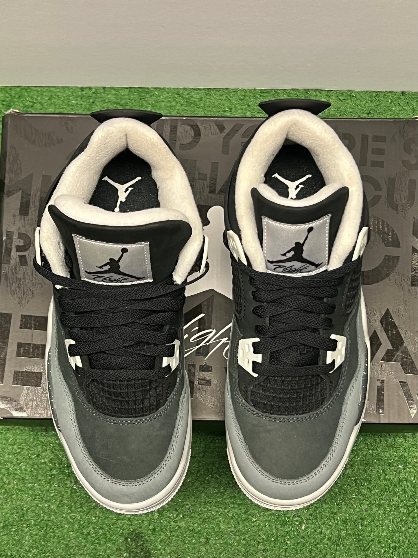 Gradeschool Air Jordan 4 Fear Size 5.5y