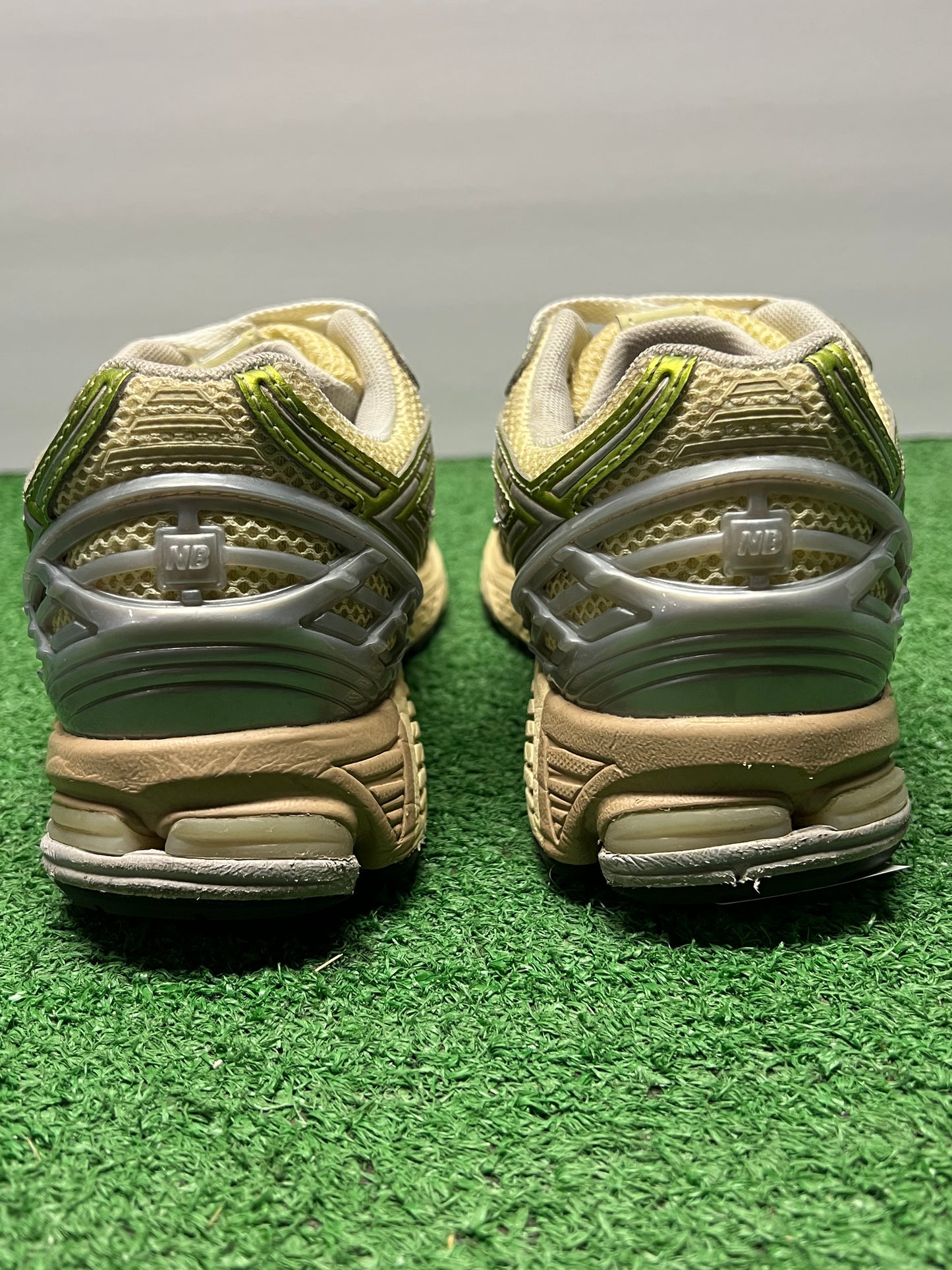 Gradeschool New Balance 1906r Size 7