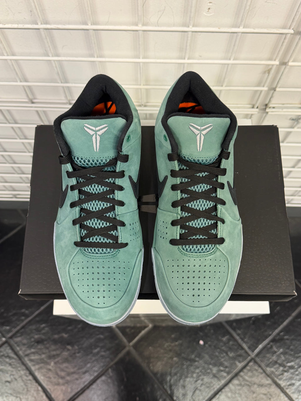 Men’s Kobe 4 Girl Dad Brand New Shoes Size 9.5