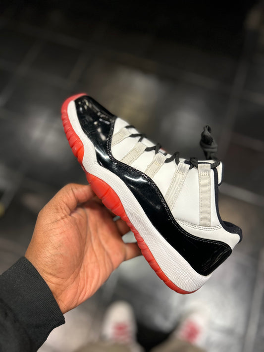 Air Jordan 11 Low Concord Bred size 7y