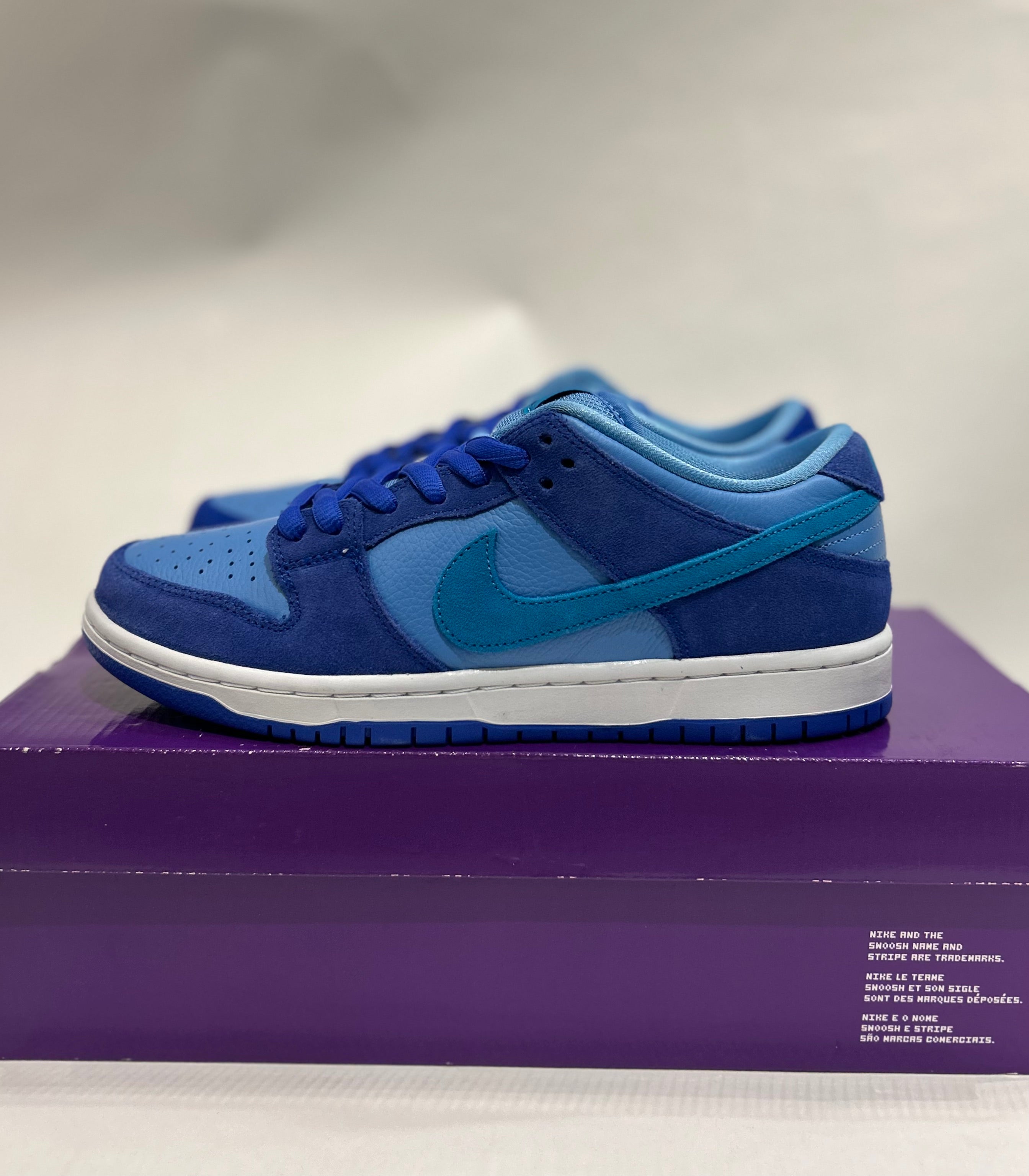 Nike SB Dunk Low Blue Raspberry Size 8.5