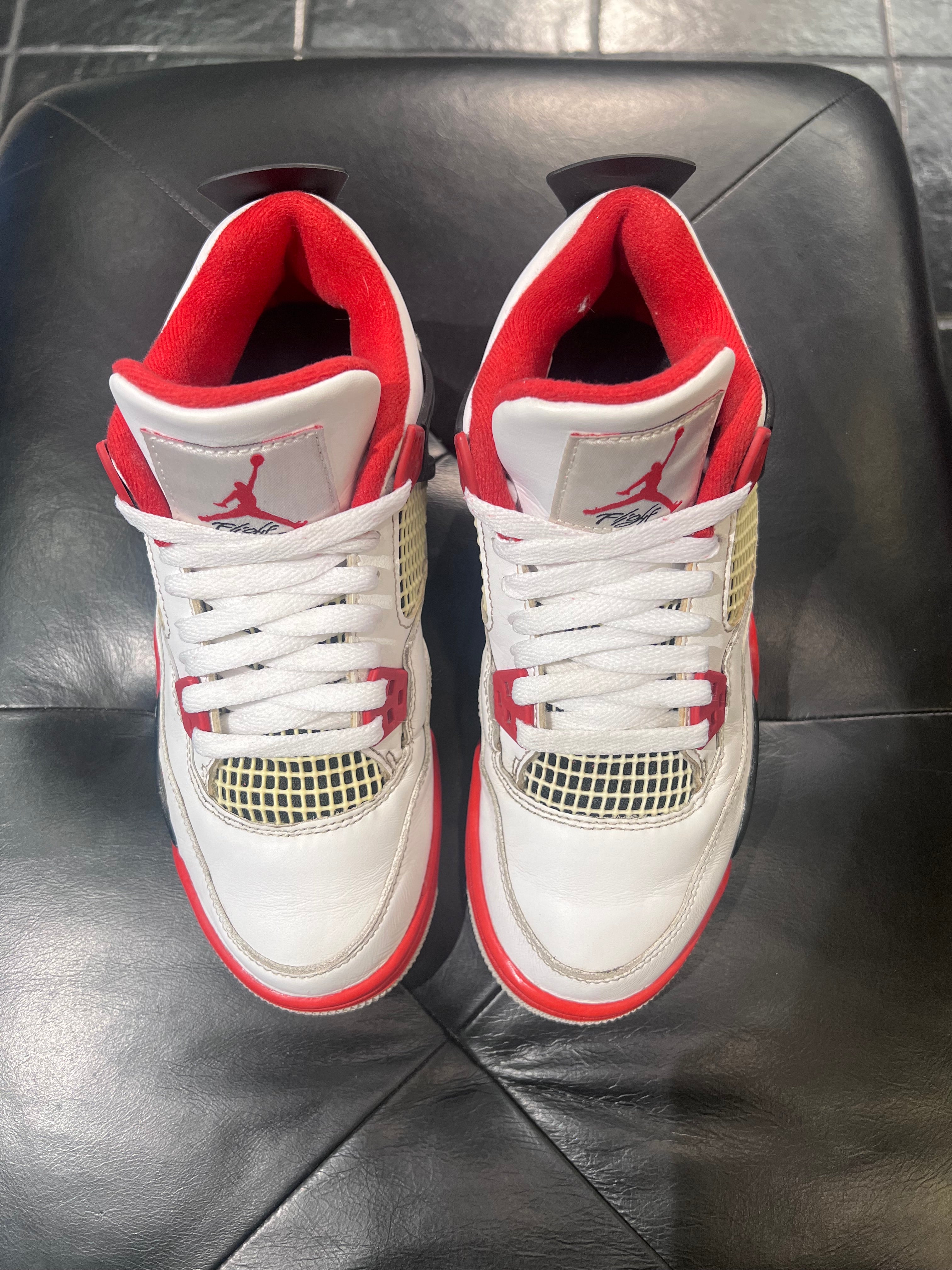 Air Jordan 4 Fire Red Size 5.5y Gradeschool Shoes