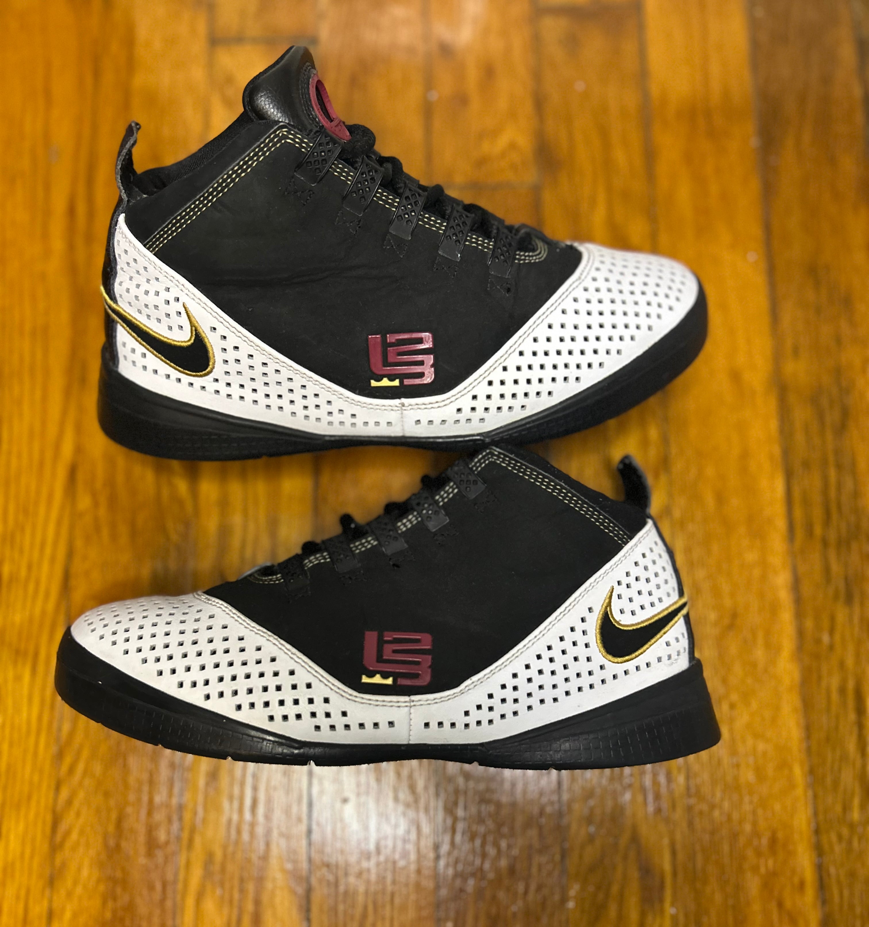 Nike Zoom LeBron James Soldier II Size 6Y Gradeschool Shoes