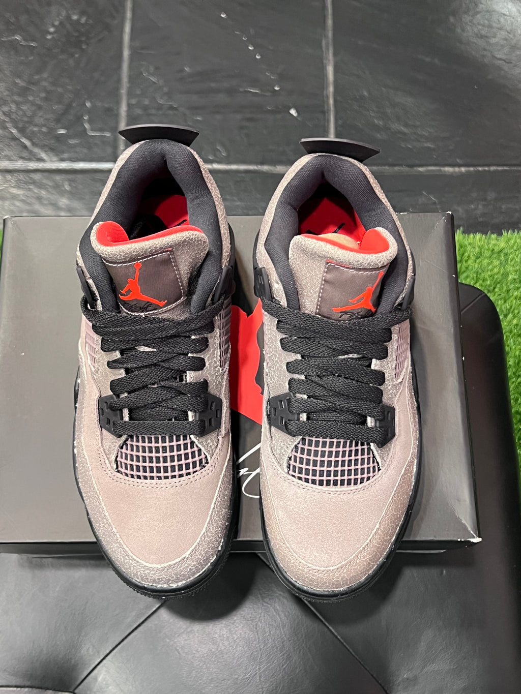 Gradeschool Air Jordan 4 Taupe Haze Size 5y