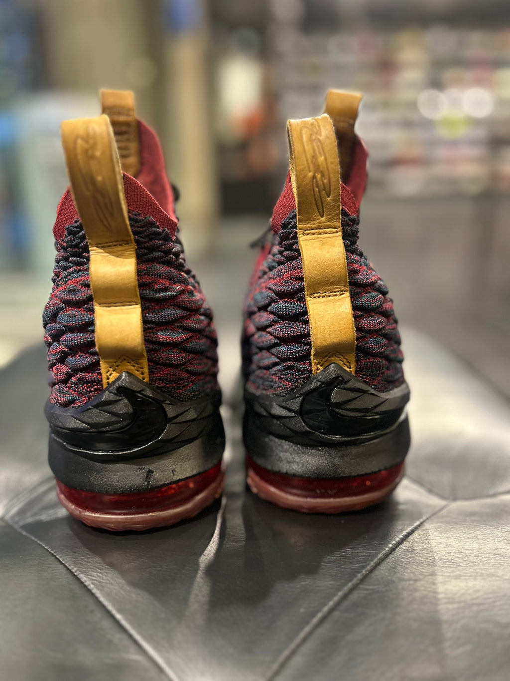 Nike LeBron 15 New Heights size 7y Gradeschool
