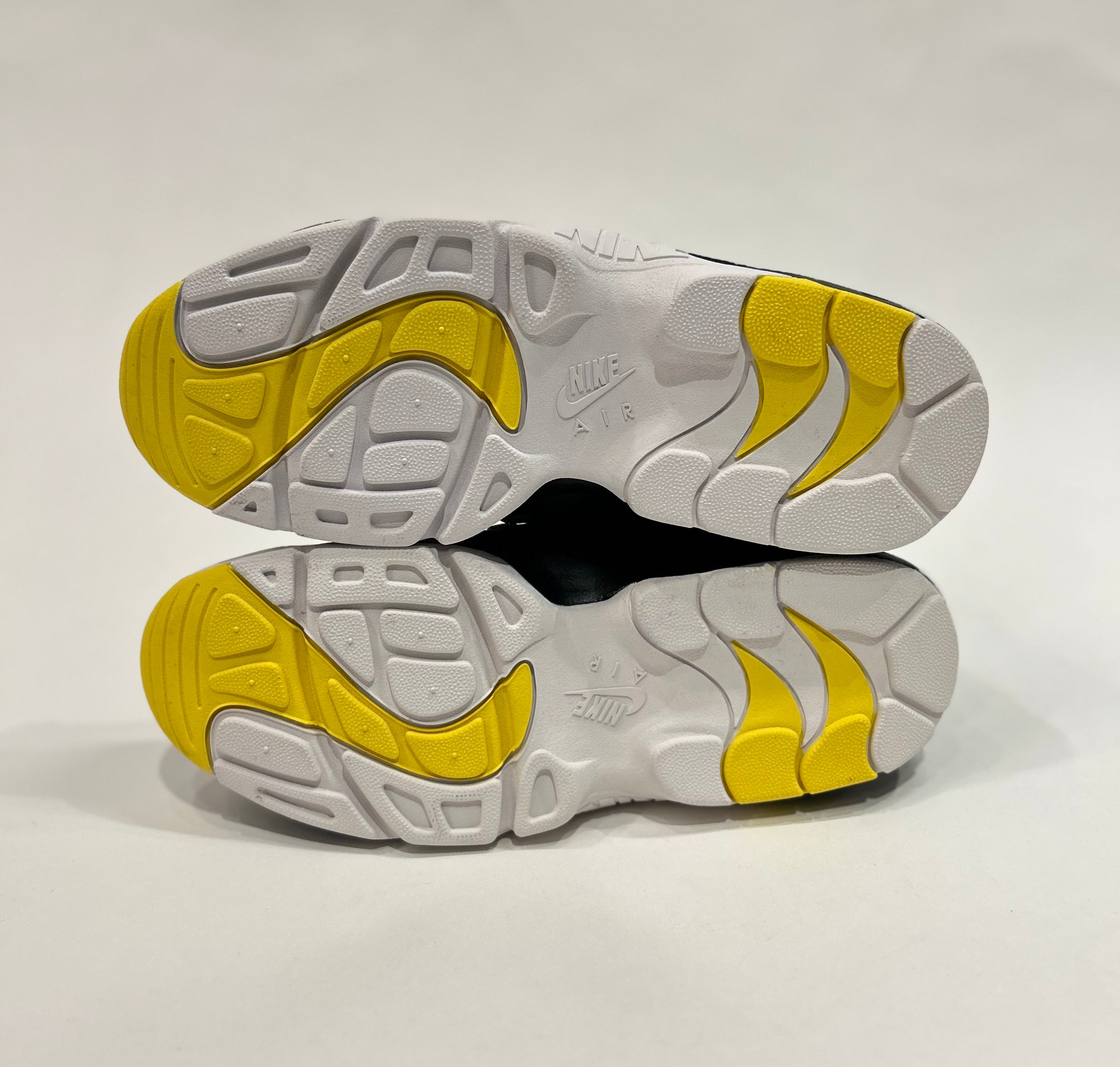 Nike Air Diamond Turf Oregon Duck Size 8.5 Men’s Shoes