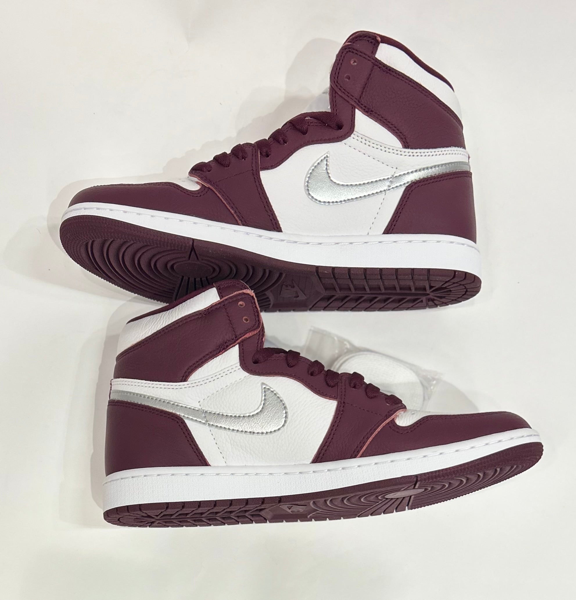 Air Jordan 1 Bordeaux Size 9.5 Men's Shoes