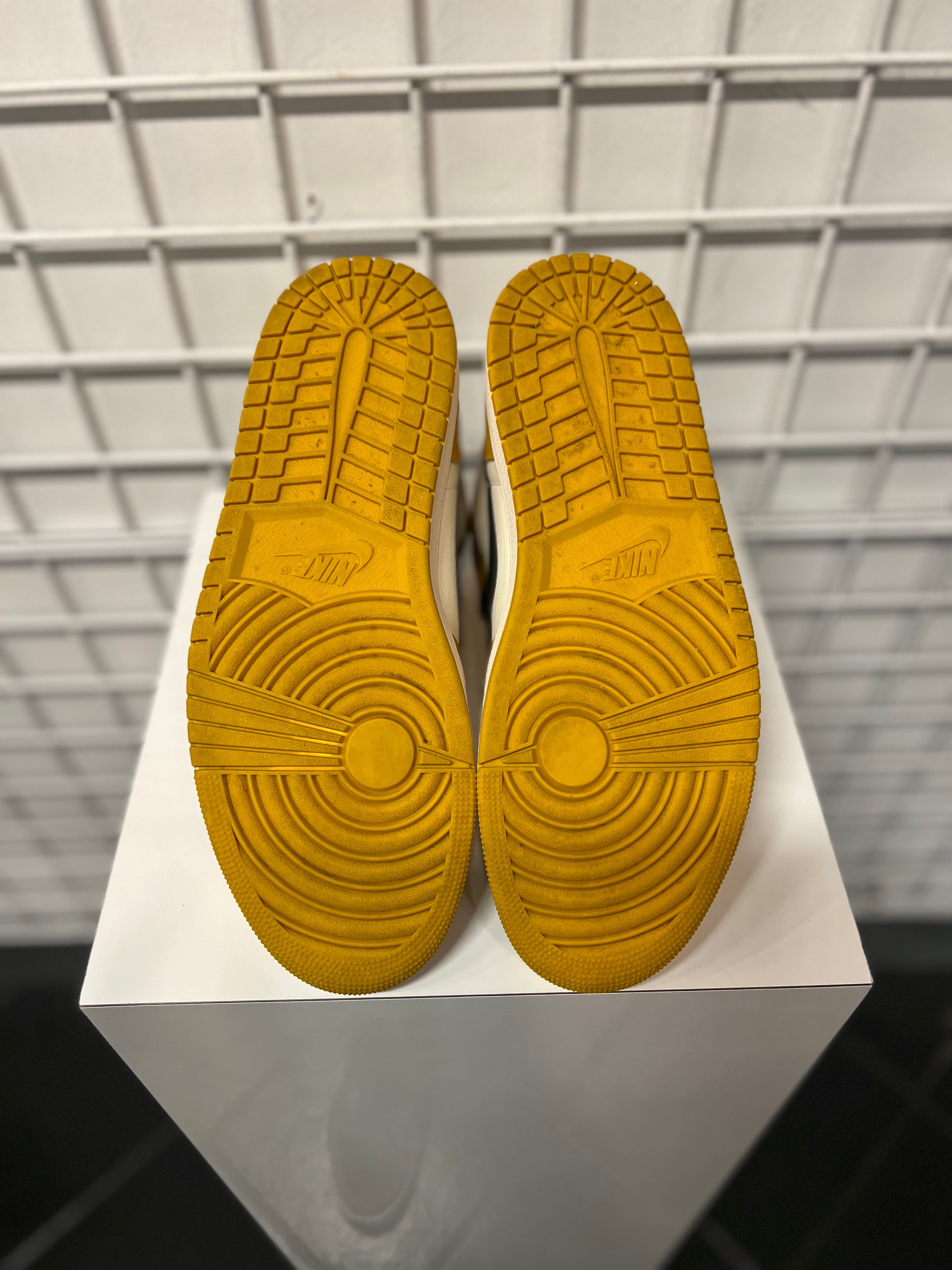 Air Jordan 1 Yellow Ochre Size 11 Men’s Shoes