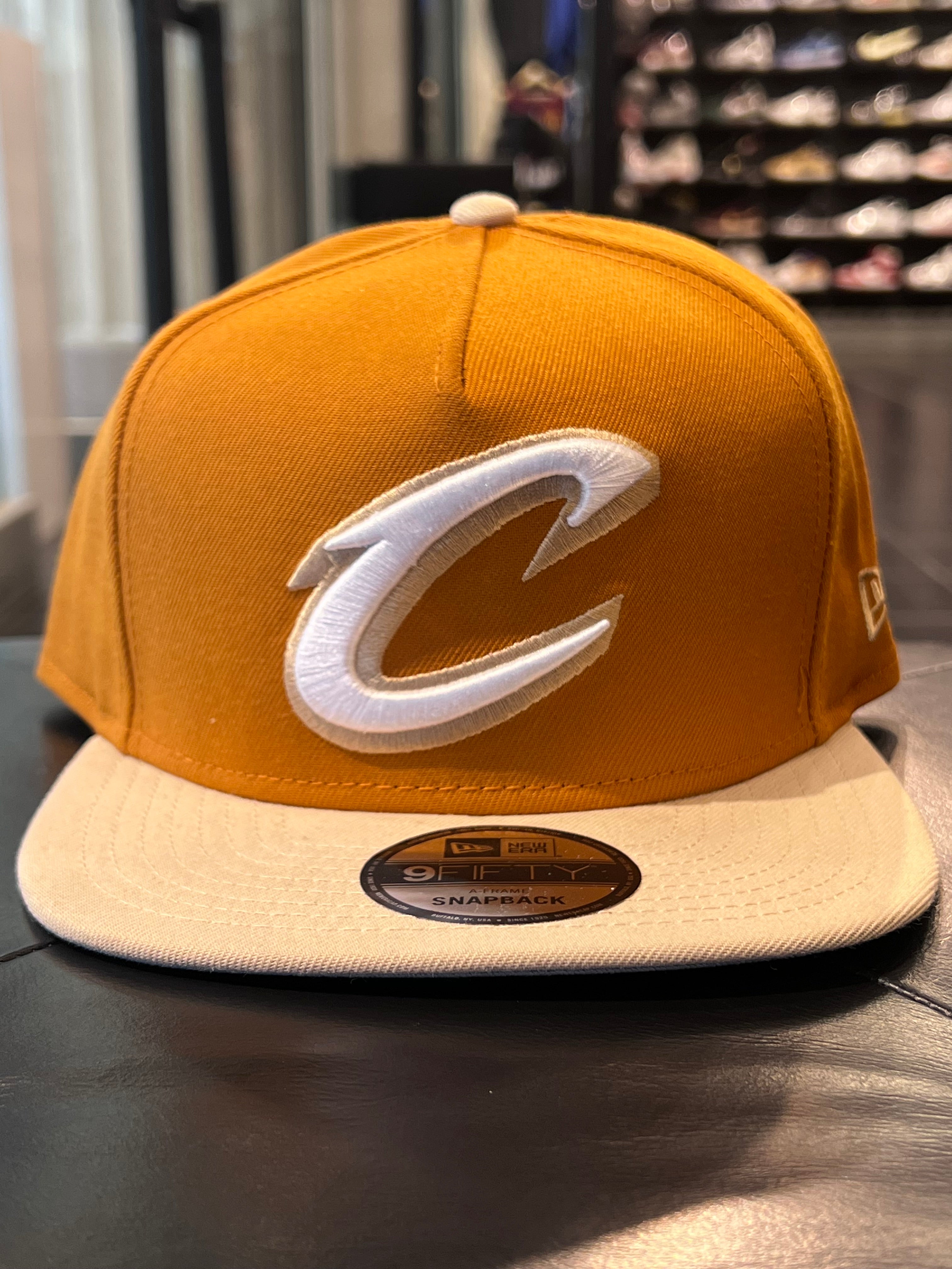 New Era Cleveland Cavaliers Snap Back Hat Brown