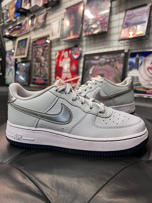 Gradeschool Air Force 1 Low Pure Platinum Size 6.5y