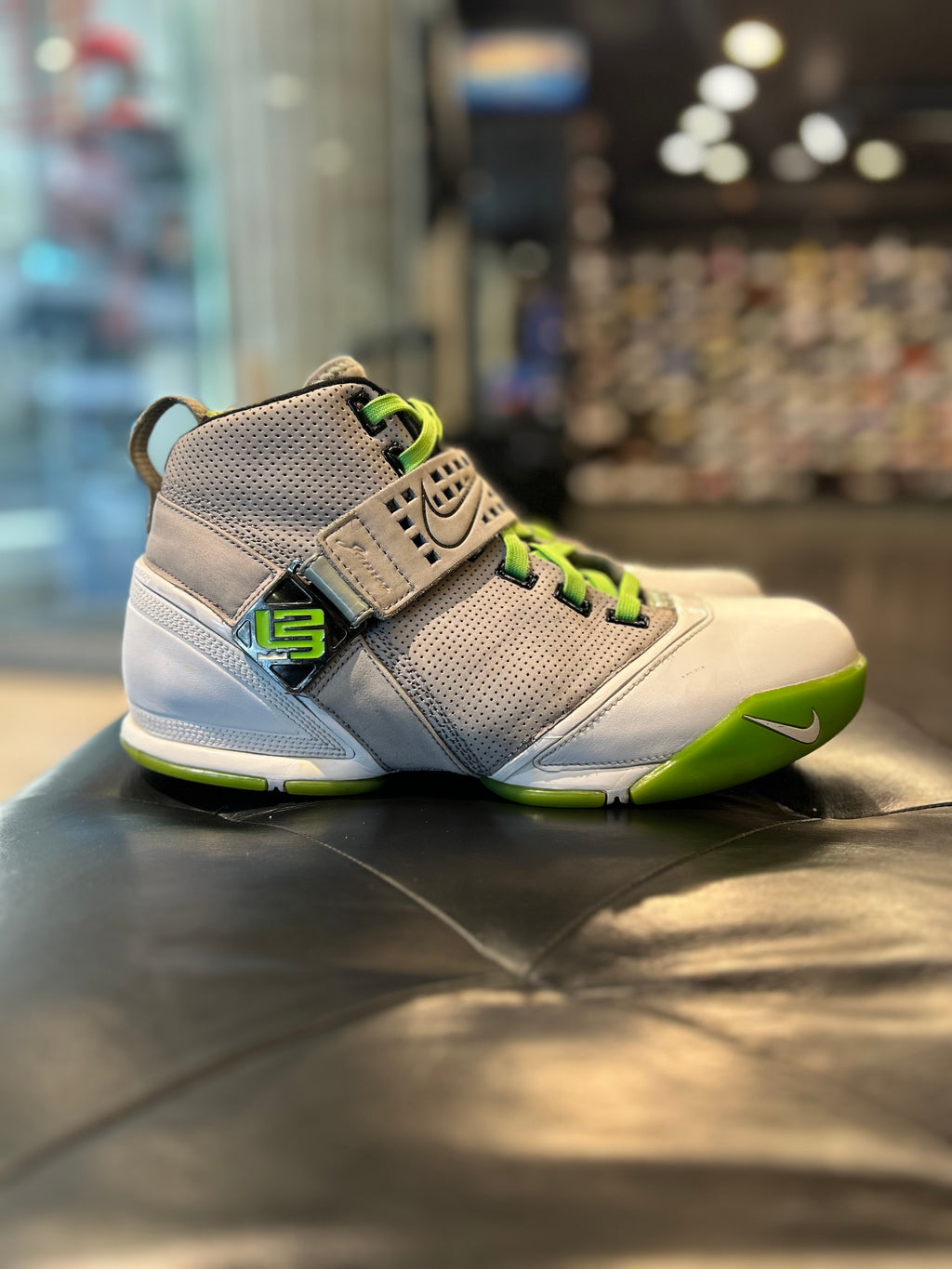 Nike Zoom Lebron James 5 Dunkman Size 10.5 Men's Basketball    Shoes