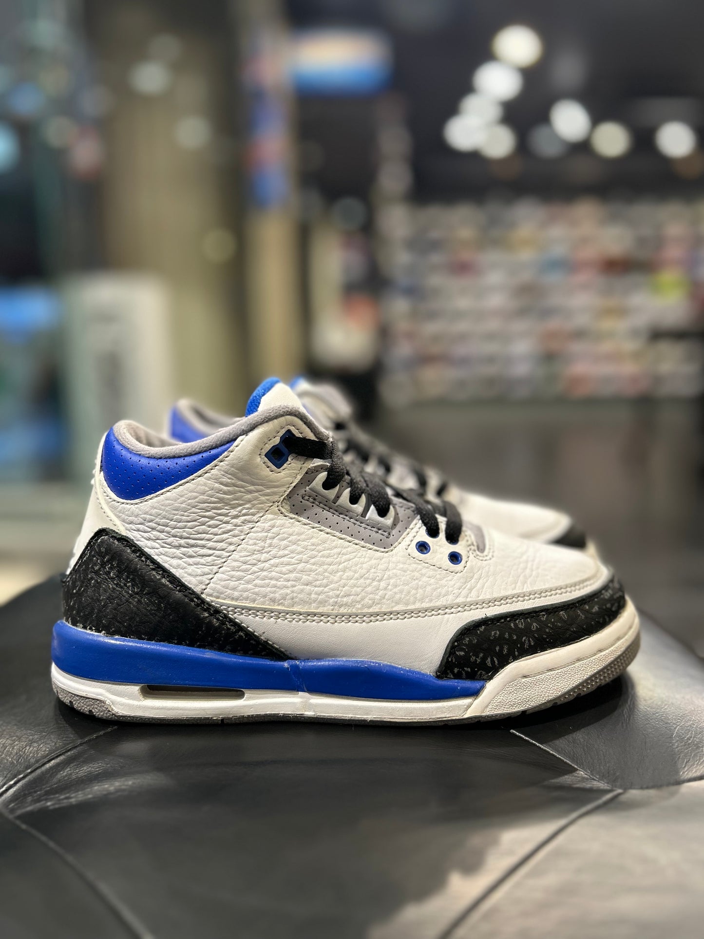 Air Jordan 3 Retro Racer Blue Size 6.5Y Gradeschool Shoes