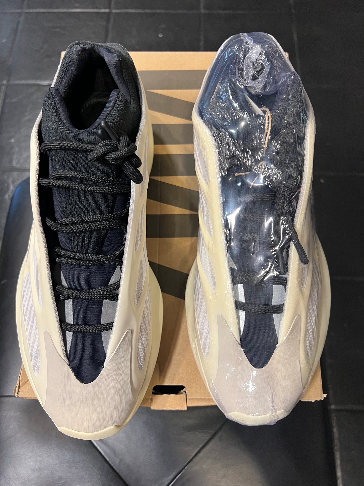 Men’s Yeezy 700 Azael Brand New